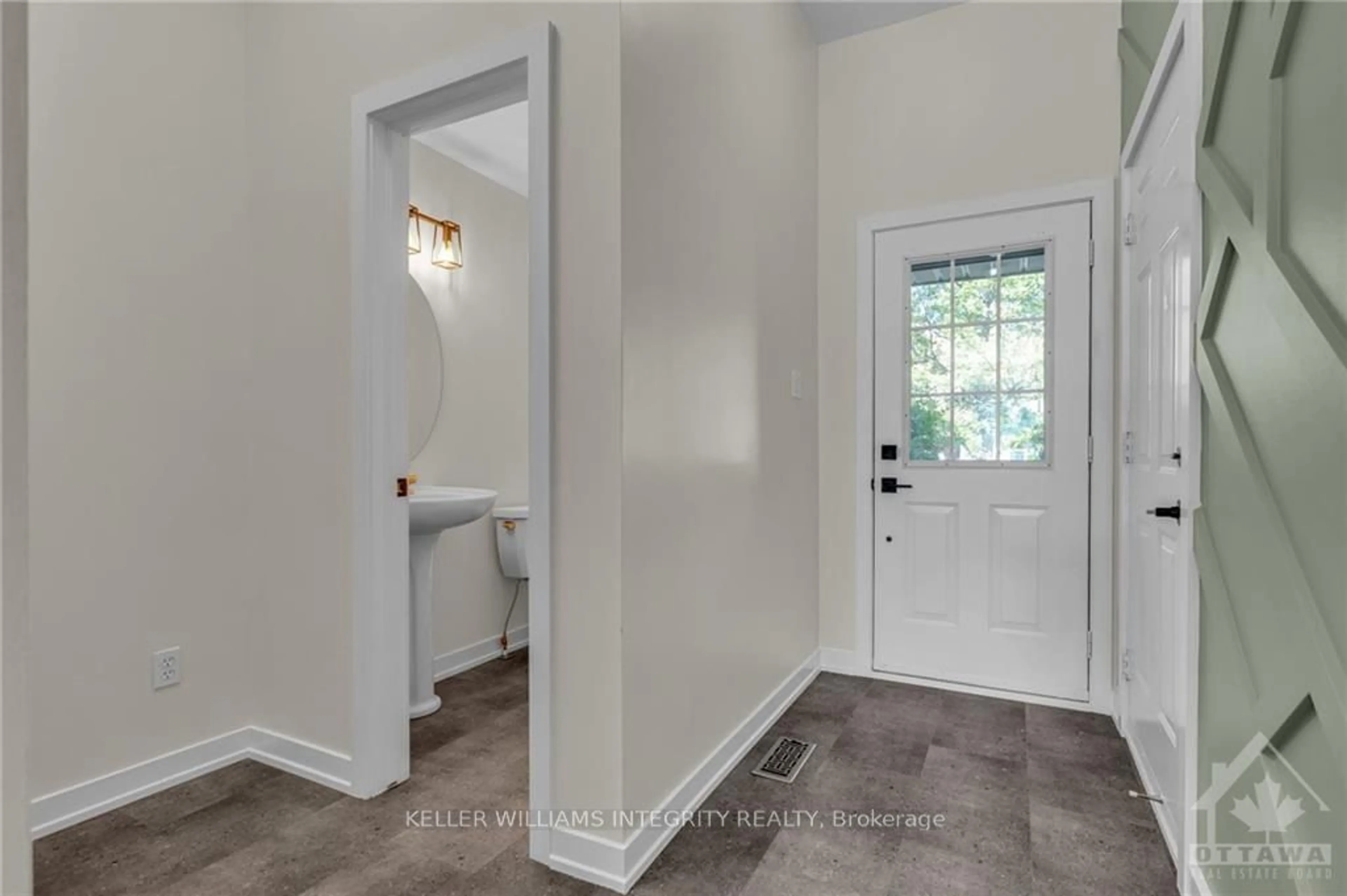 Indoor entryway, wood floors for 2276 BROCKSTONE Cres, Orleans - Cumberland and Area Ontario K4A 4V3