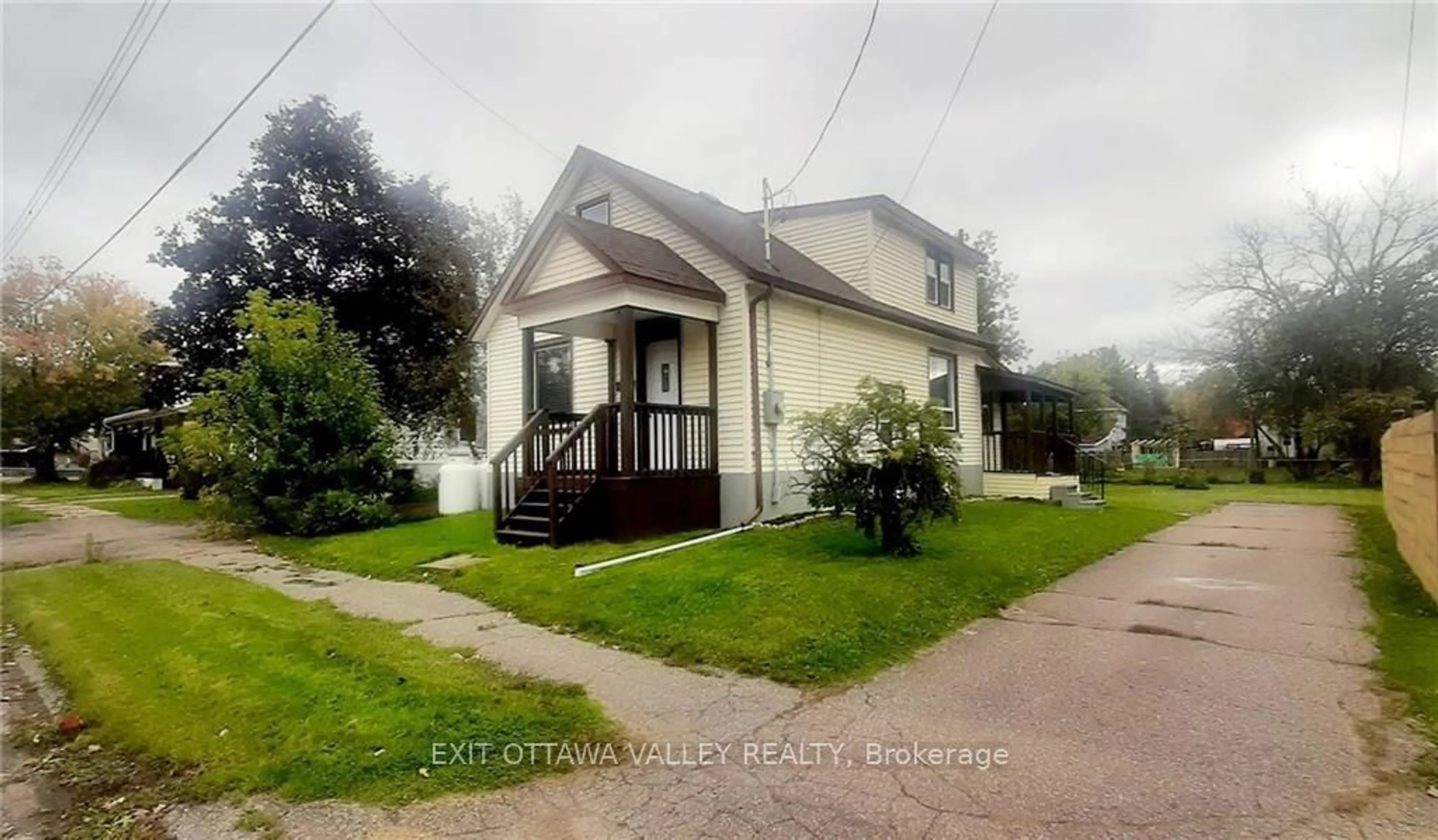 Frontside or backside of a home, cottage for 110 DICKSON St, Pembroke Ontario K8A 2W9