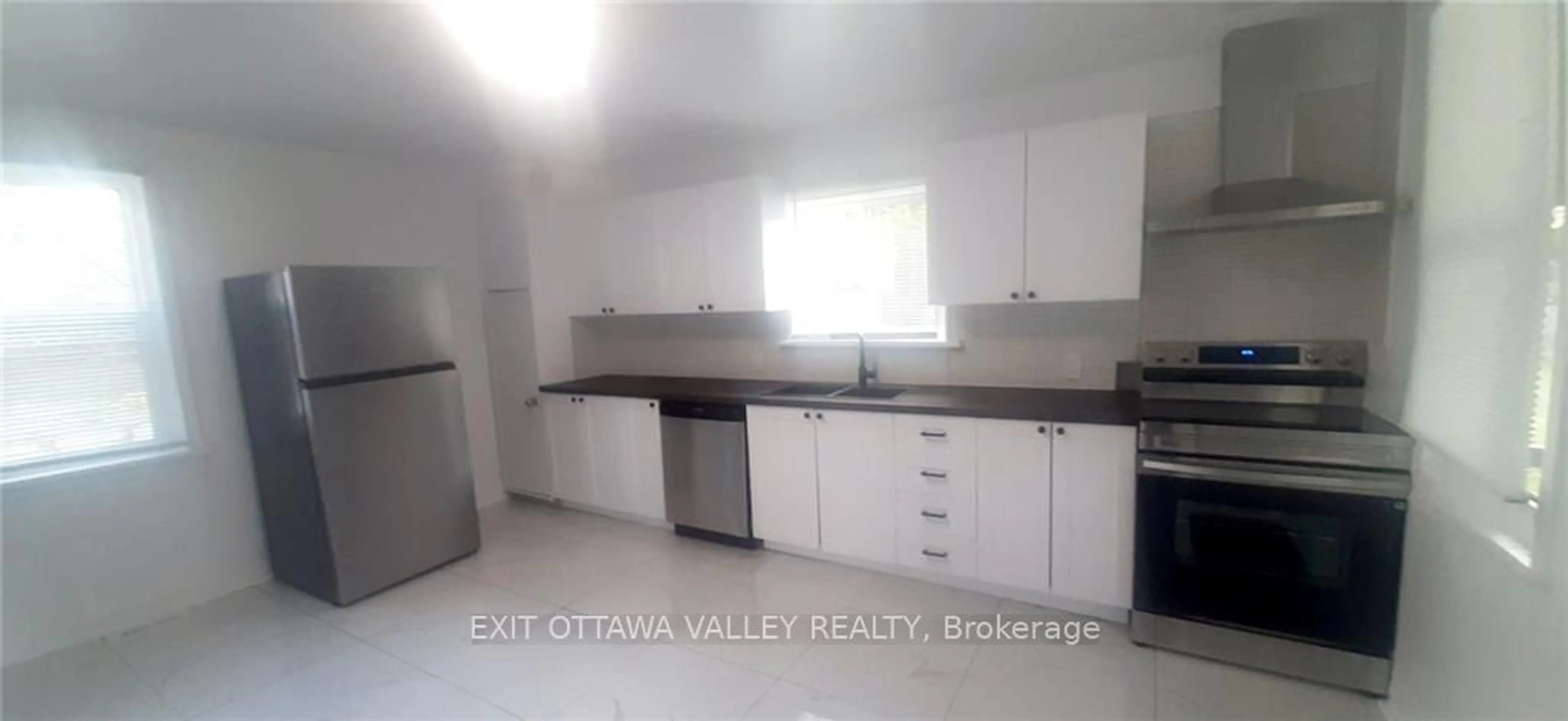 Kitchen, not visible floor, cottage for 110 DICKSON St, Pembroke Ontario K8A 2W9