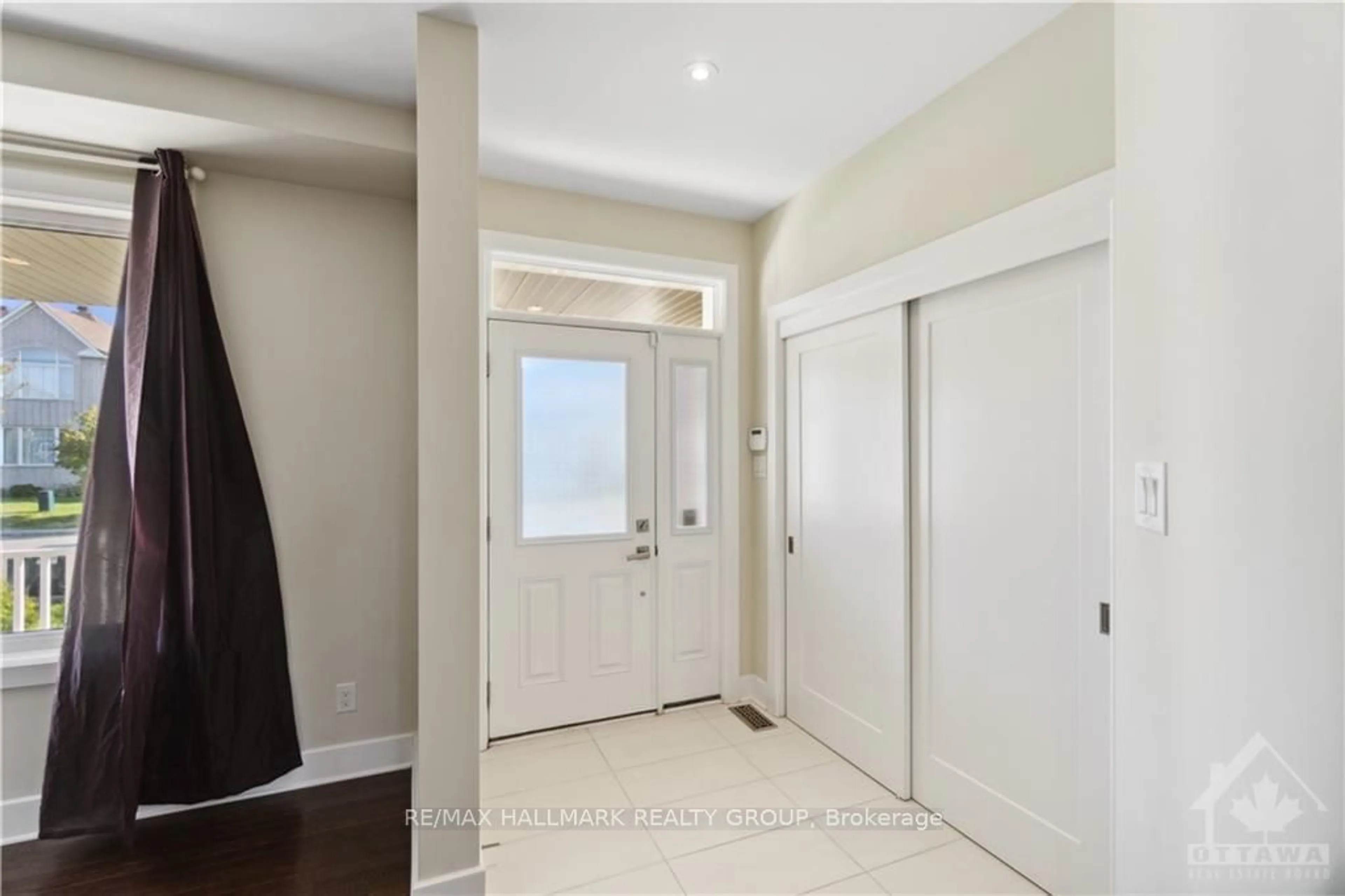 Indoor entryway, wood floors for 637 CAPUCHON Way, Orleans - Cumberland and Area Ontario K4A 0W2