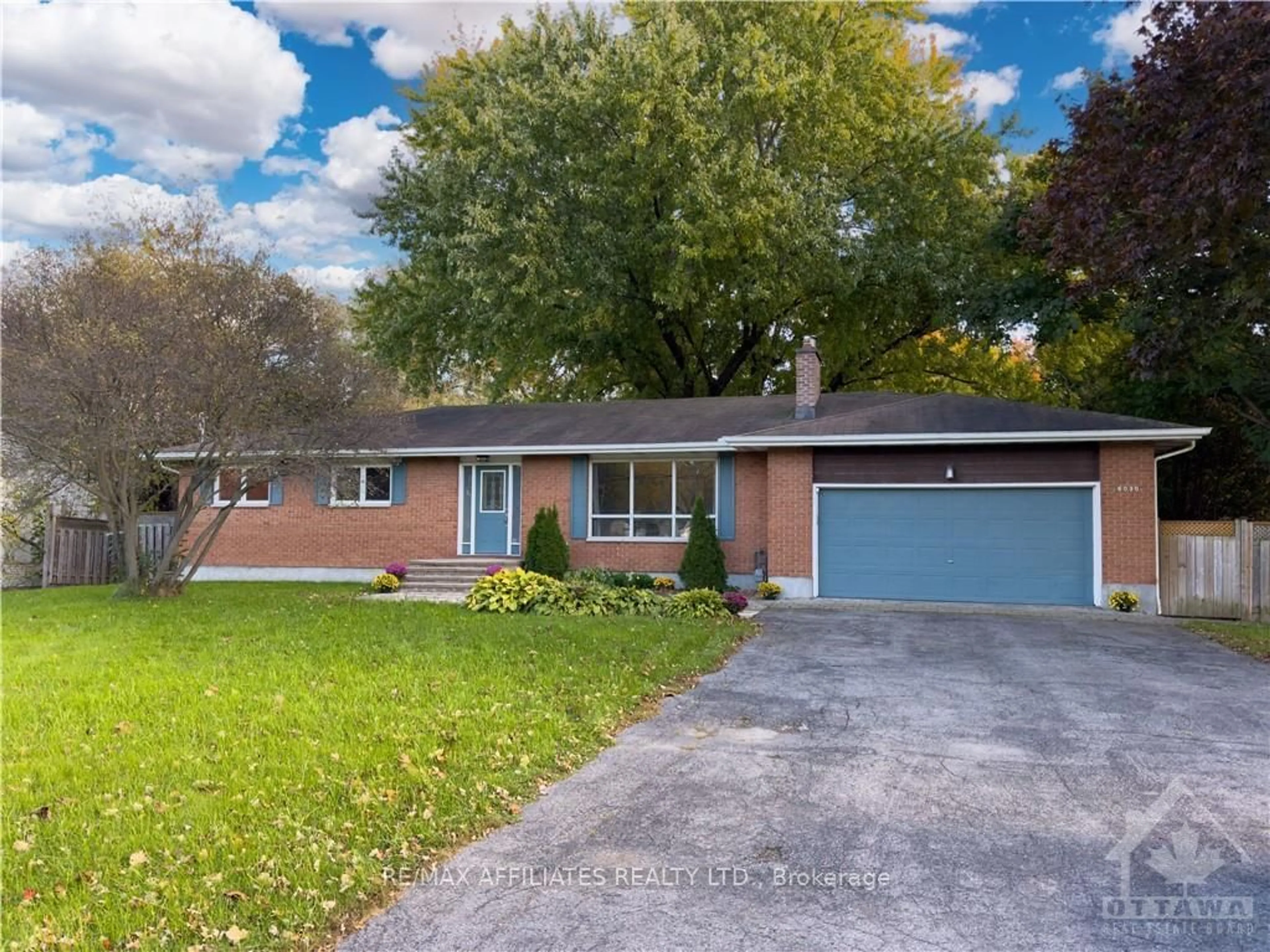 Frontside or backside of a home, cottage for 6030 PERTH St, Stittsville - Munster - Richmond Ontario K0A 2Z0