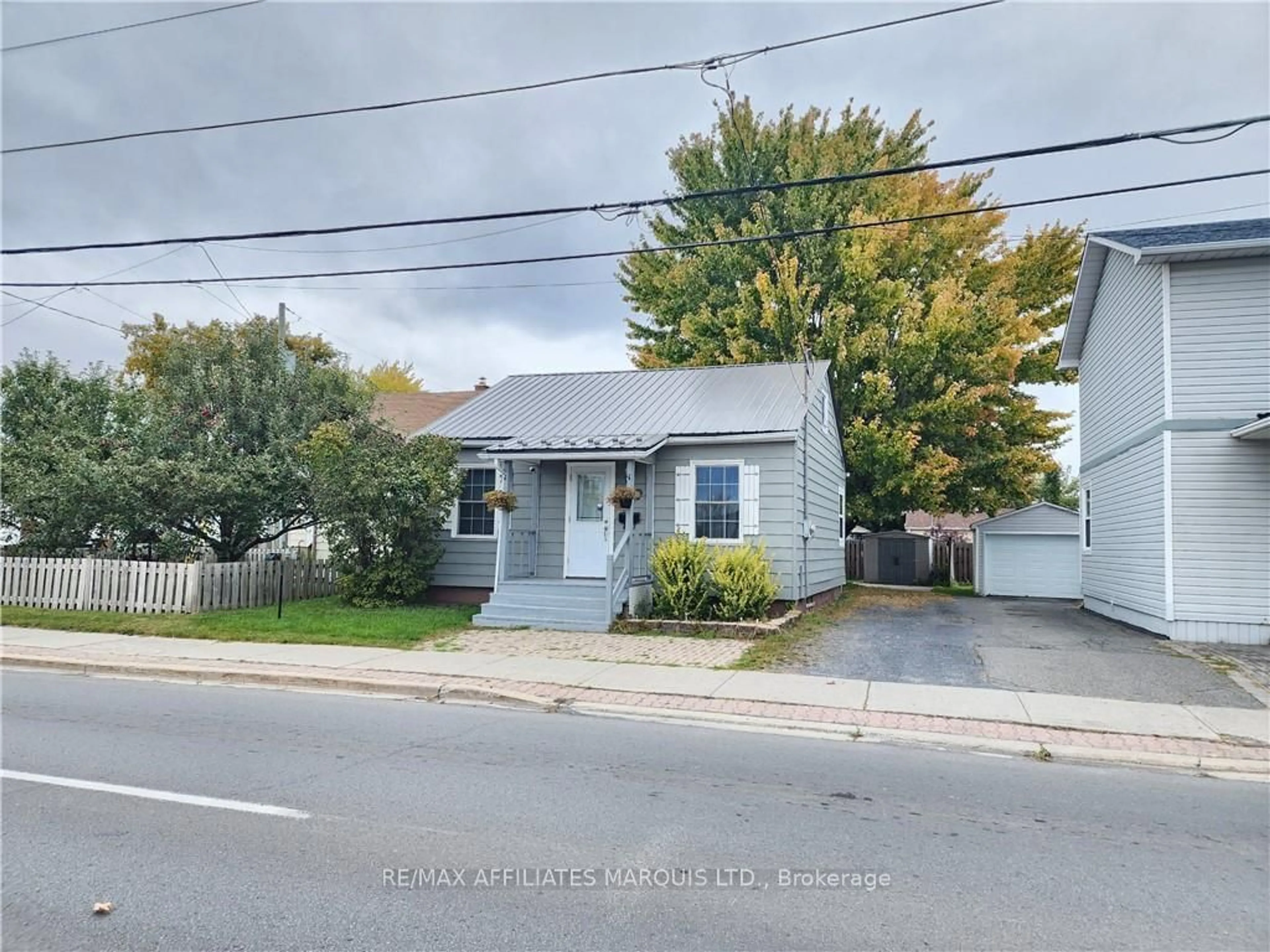 Frontside or backside of a home, the street view for 1119 PITT St, Cornwall Ontario K6J 3S8