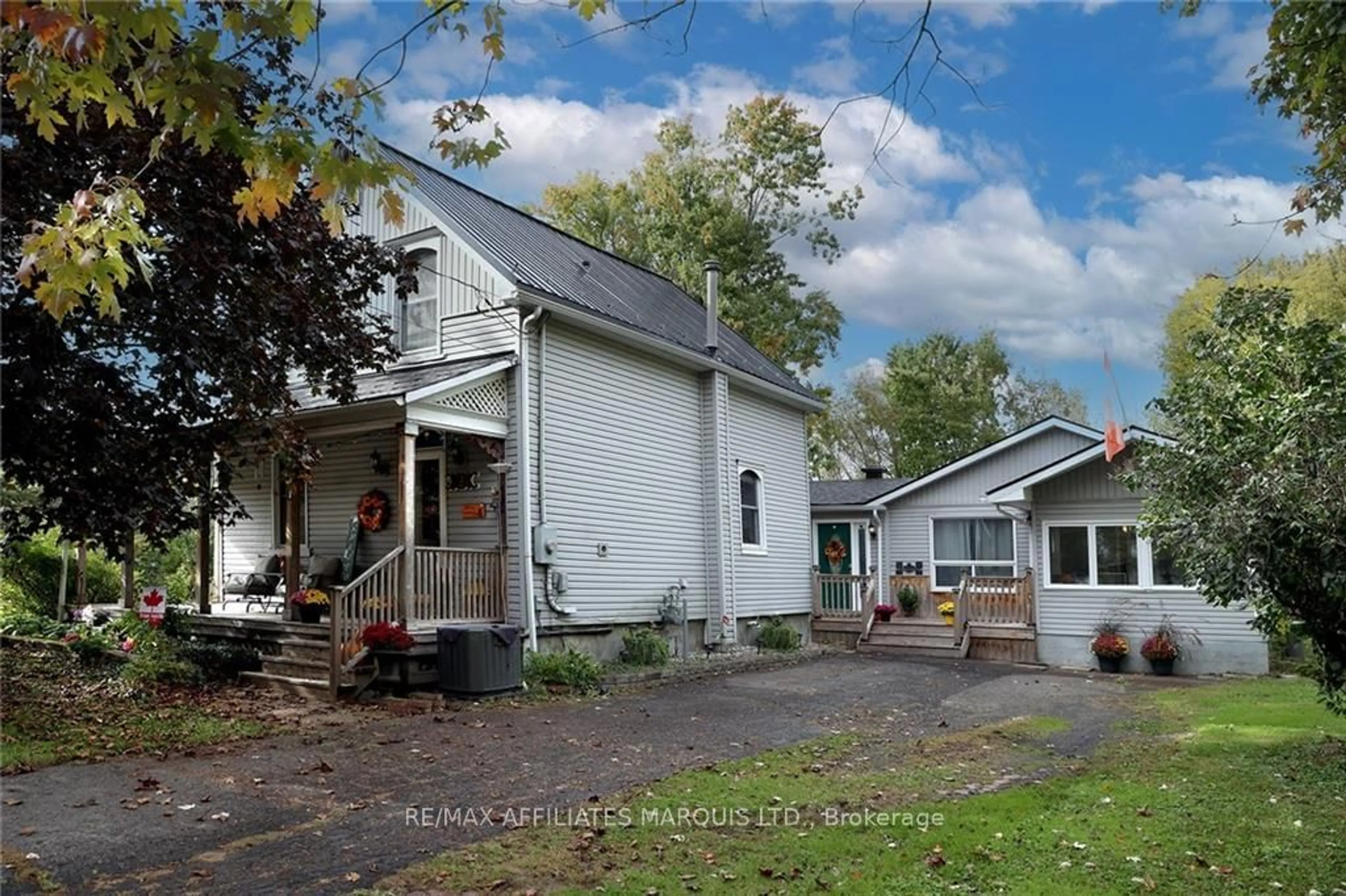 Frontside or backside of a home, cottage for 424 MAIN St, North Dundas Ontario K0C 2K0