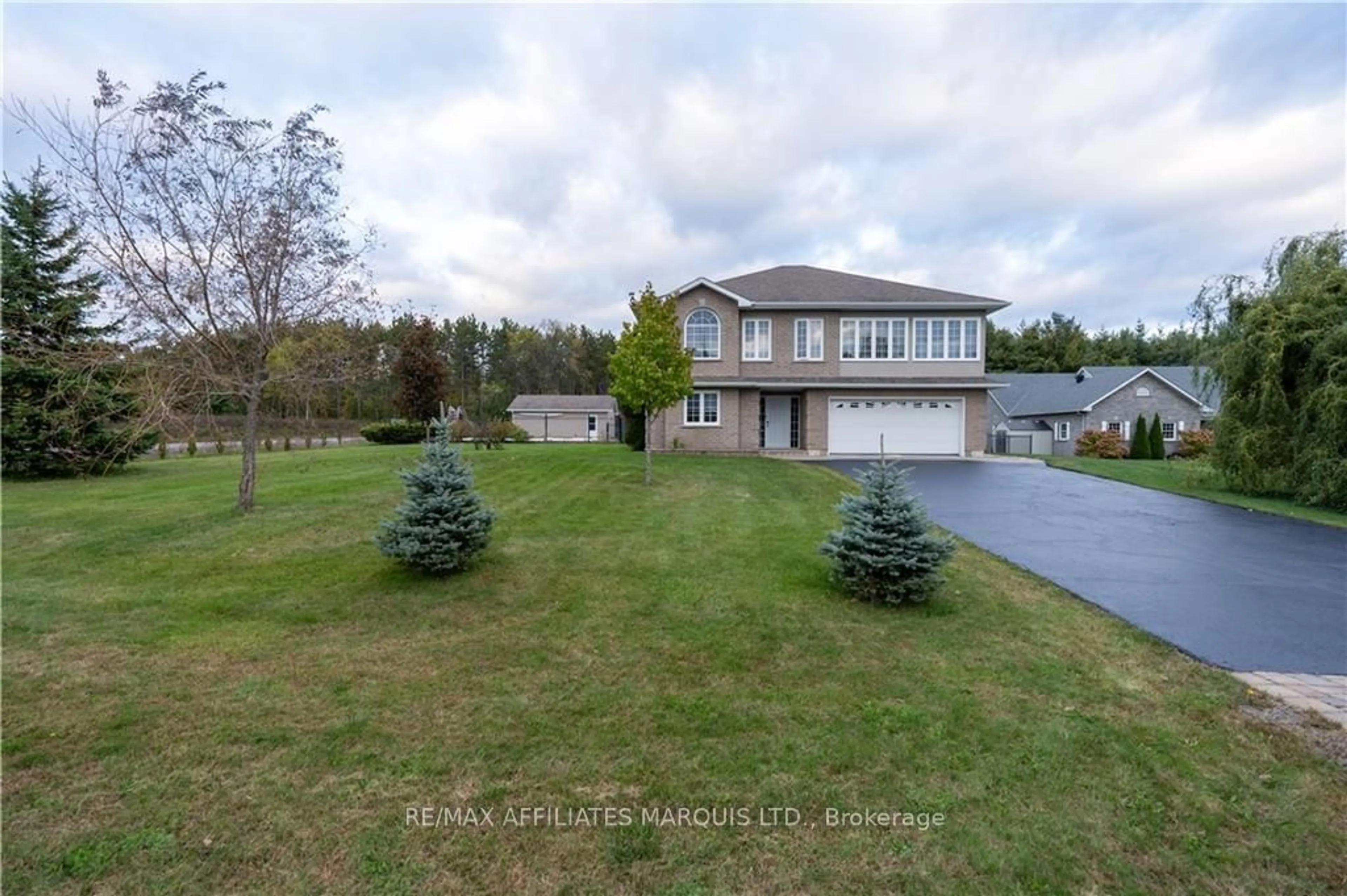 Frontside or backside of a home, the fenced backyard for 6547 SAPPHIRE Dr, South Glengarry Ontario K6H 7J1