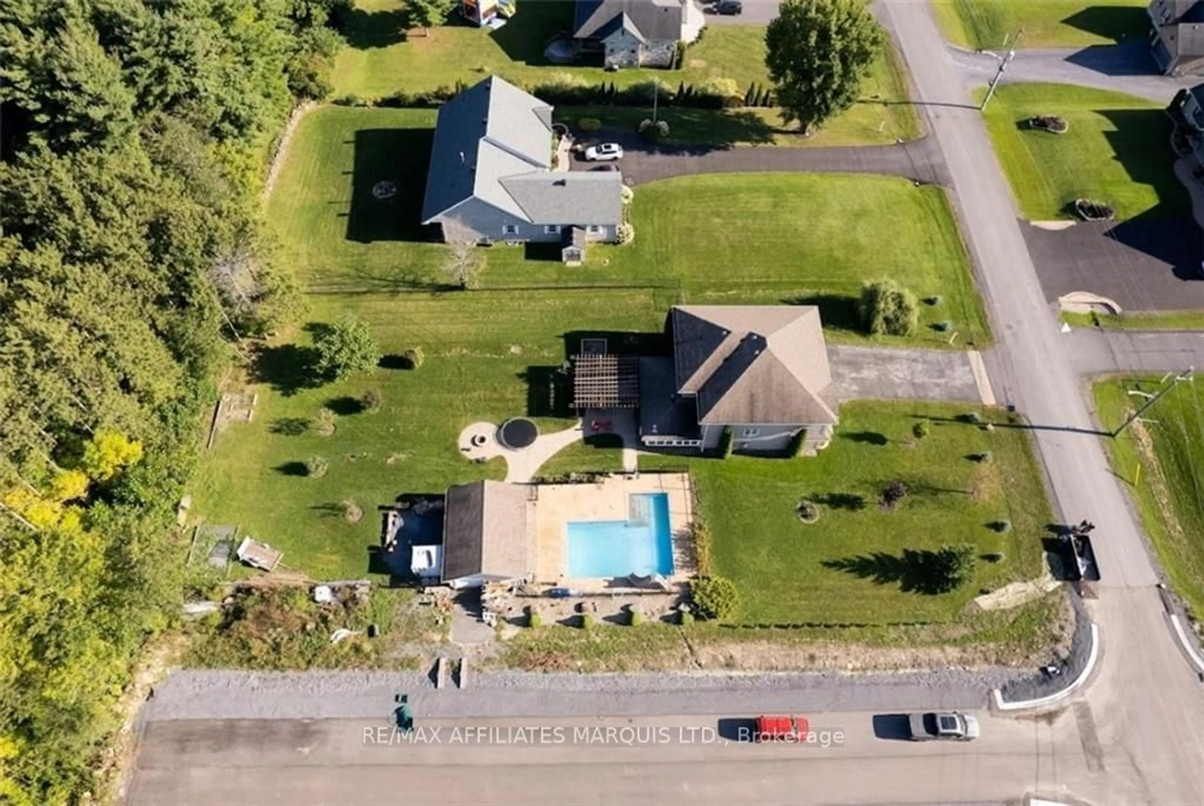 Frontside or backside of a home, cottage for 6547 SAPPHIRE Dr, South Glengarry Ontario K6H 7J1