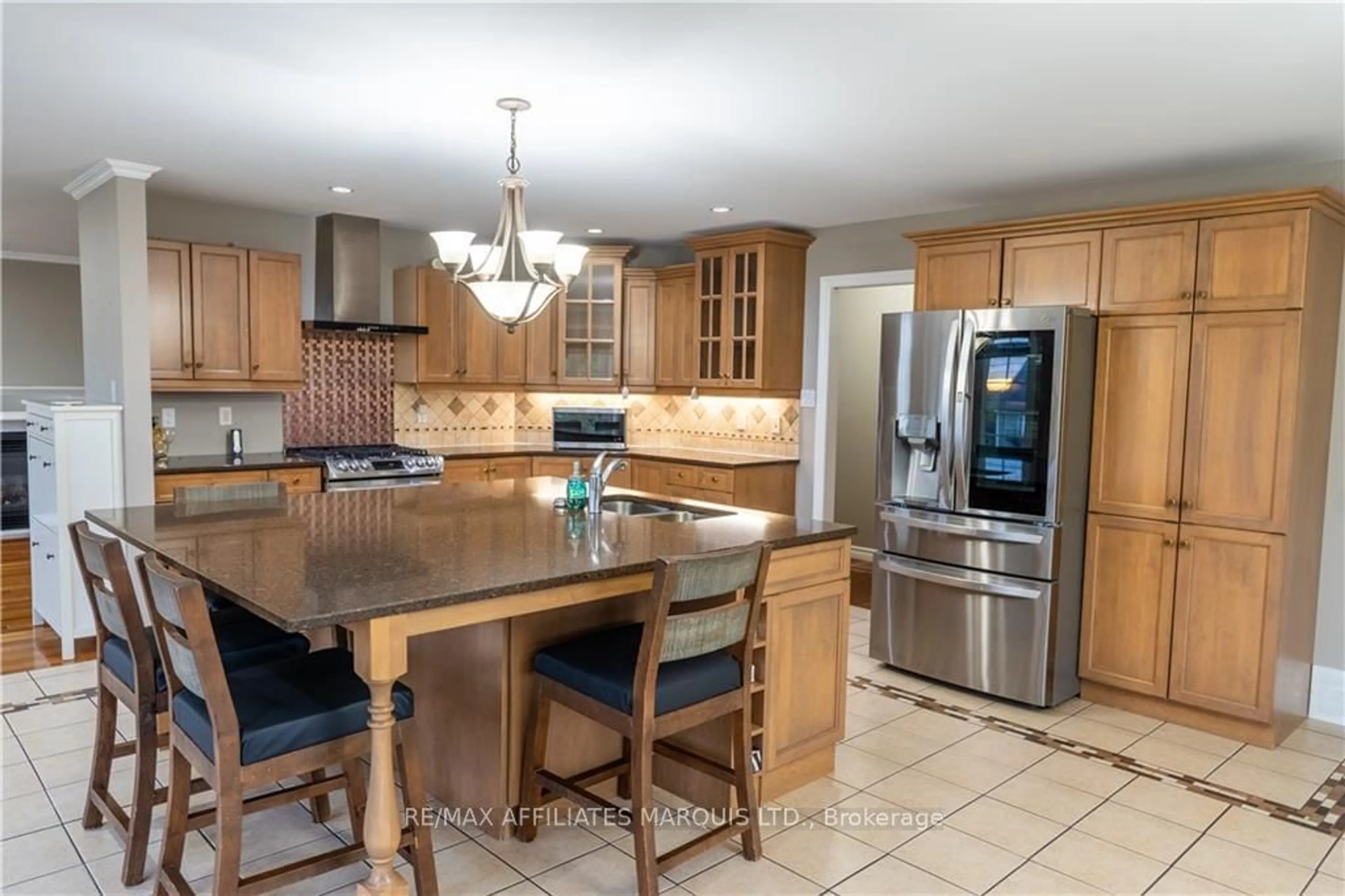 Open concept kitchen for 6547 SAPPHIRE Dr, South Glengarry Ontario K6H 7J1