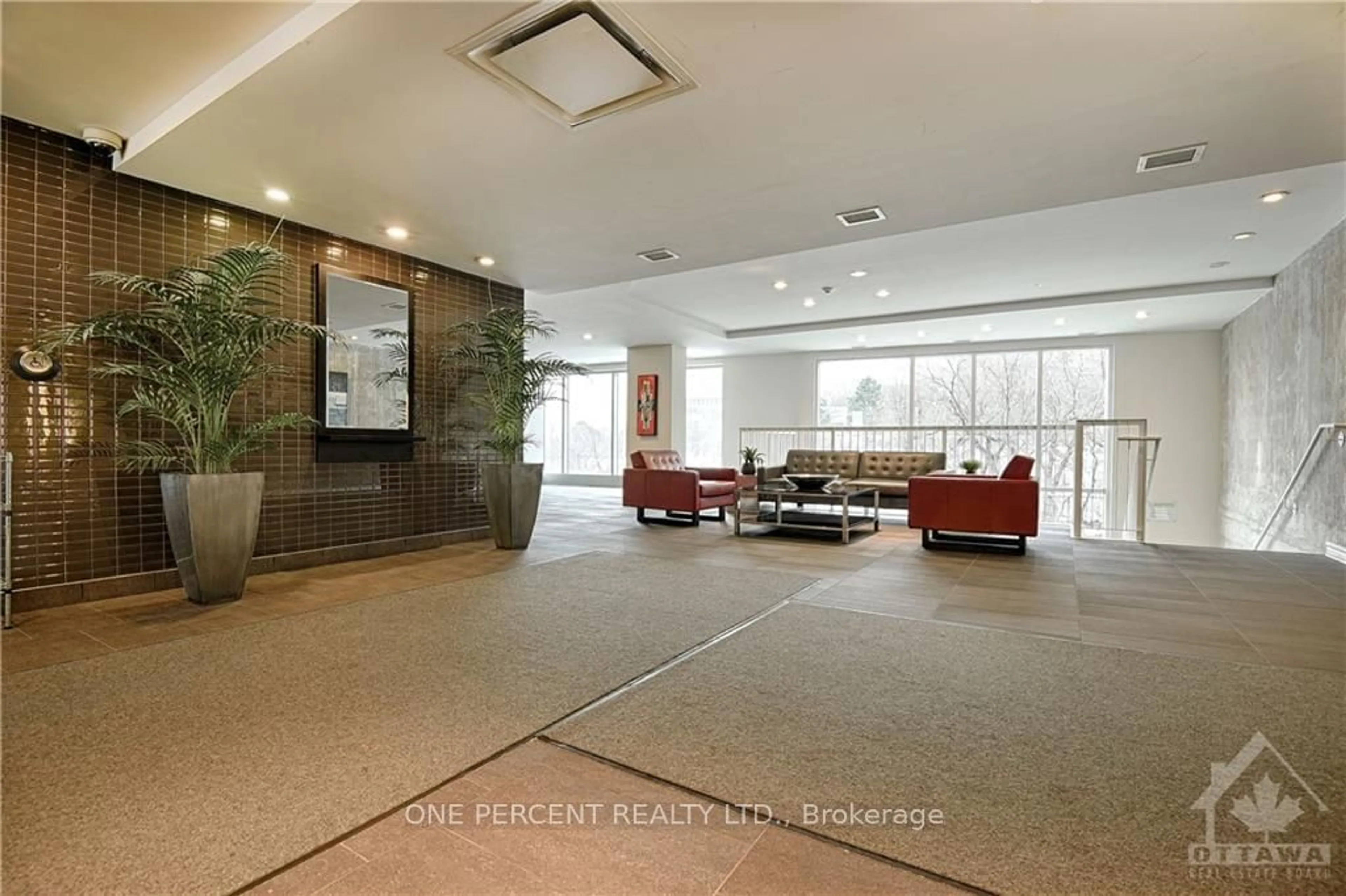 Indoor lobby, cement floor for 250 LETT St #214, West Centre Town Ontario K1R 0A8