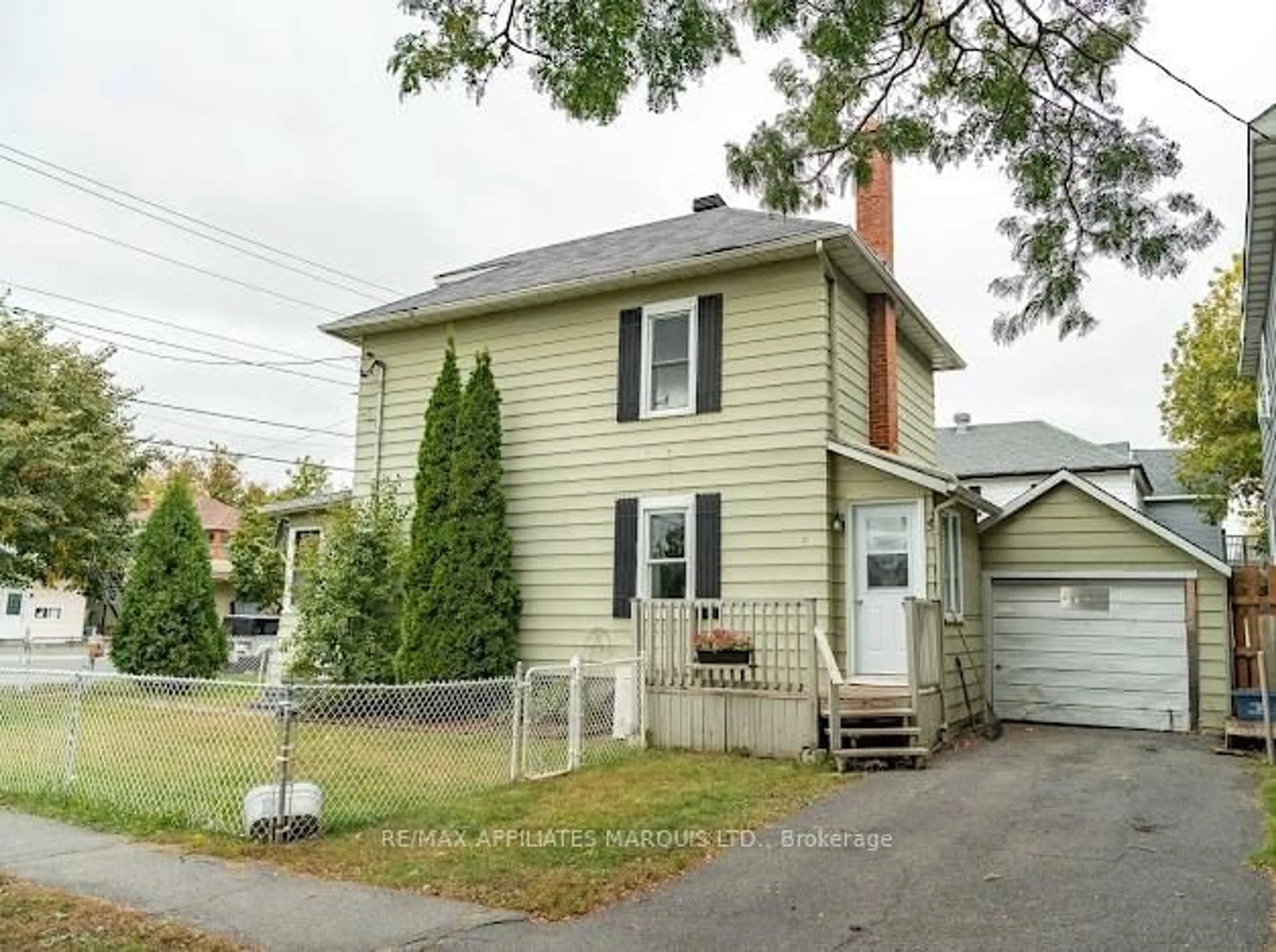 Frontside or backside of a home, cottage for 301 BELMONT St, Cornwall Ontario K6H 4Z7