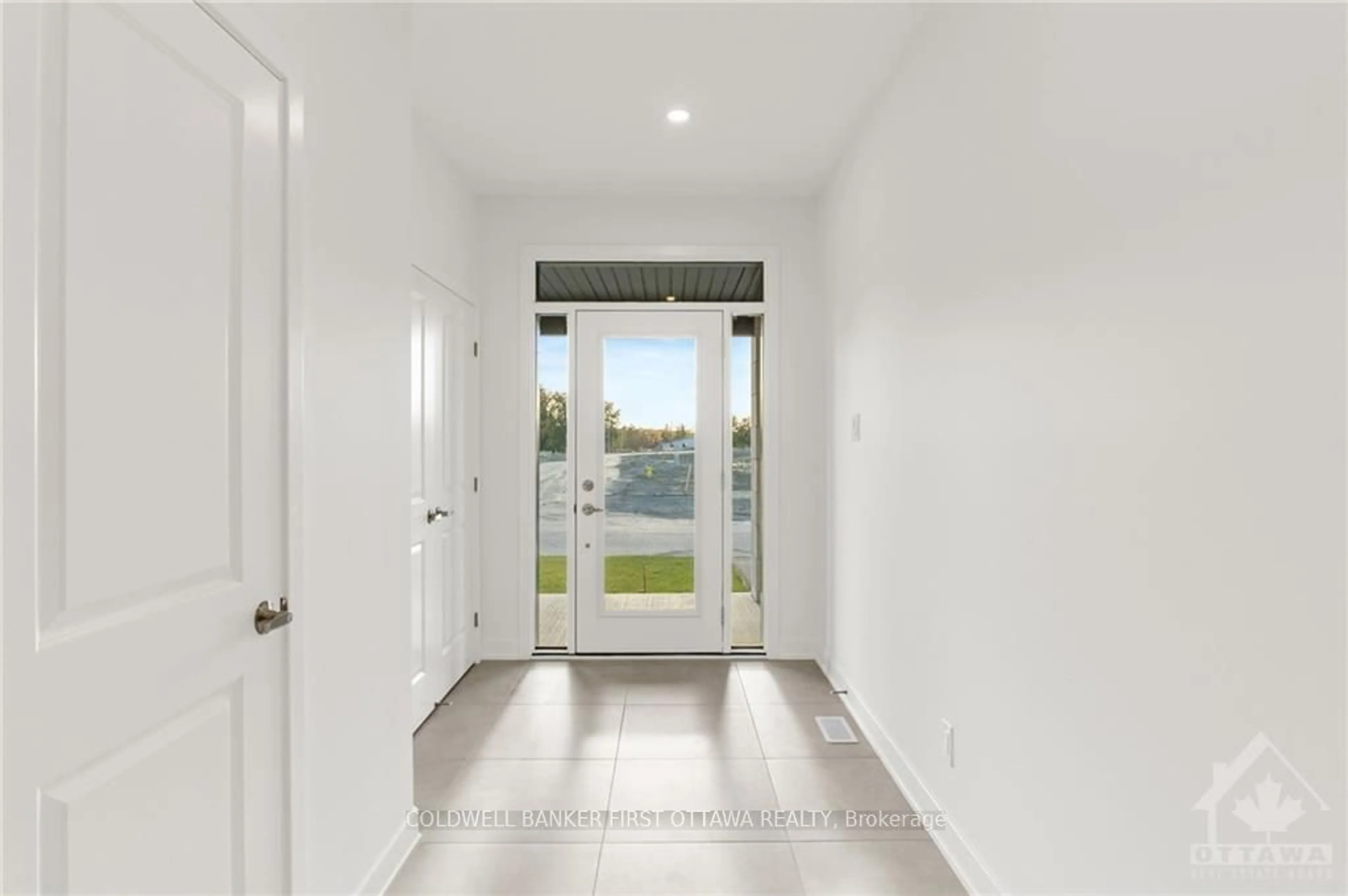 Indoor entryway, wood floors for 124 BIG DIPPER St, Blossom Park - Airport and Area Ontario K4M 0L1