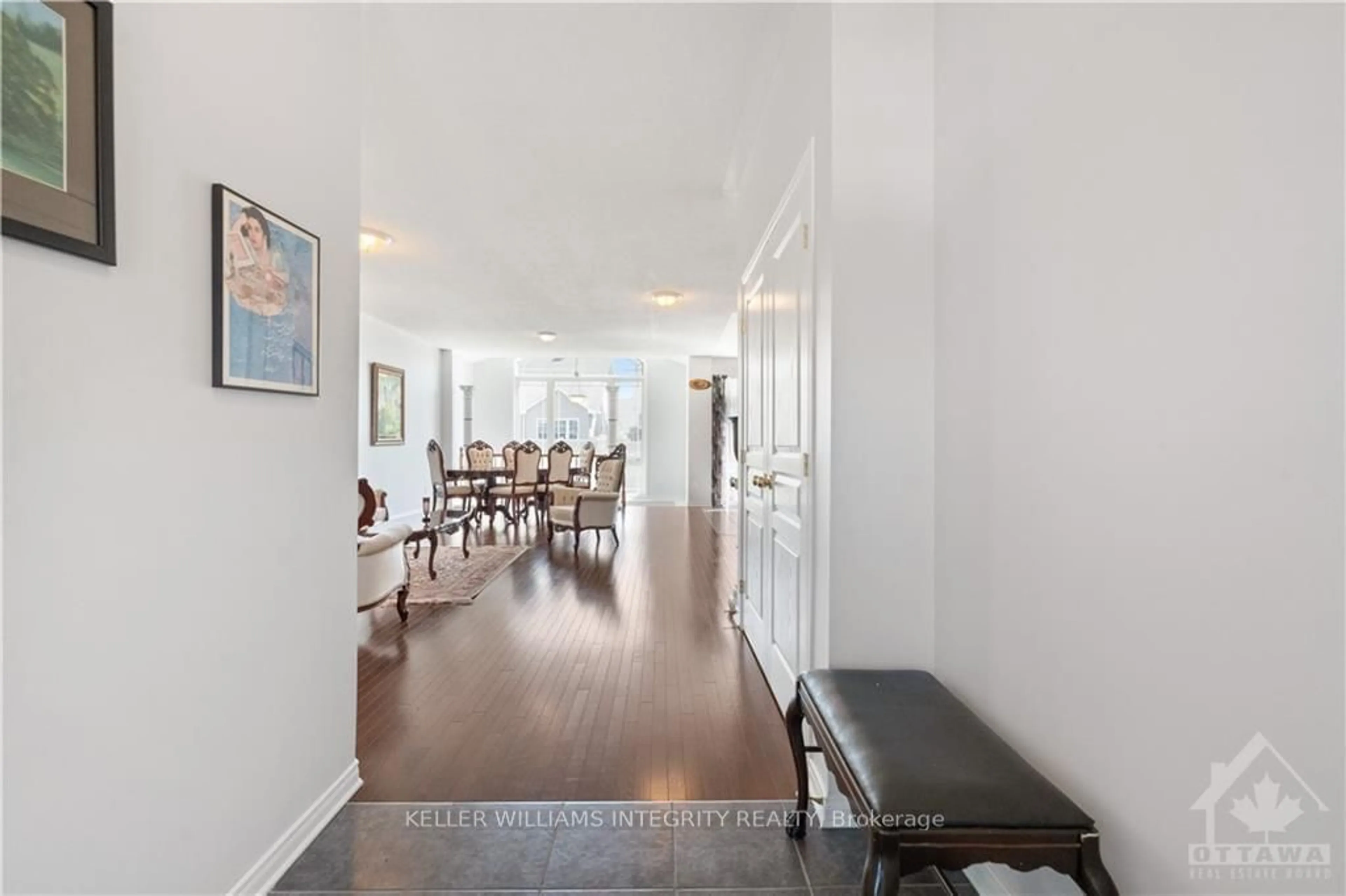 Indoor foyer, wood floors for 412 JUNE Crt, Orleans - Convent Glen and Area Ontario K1W 0E2