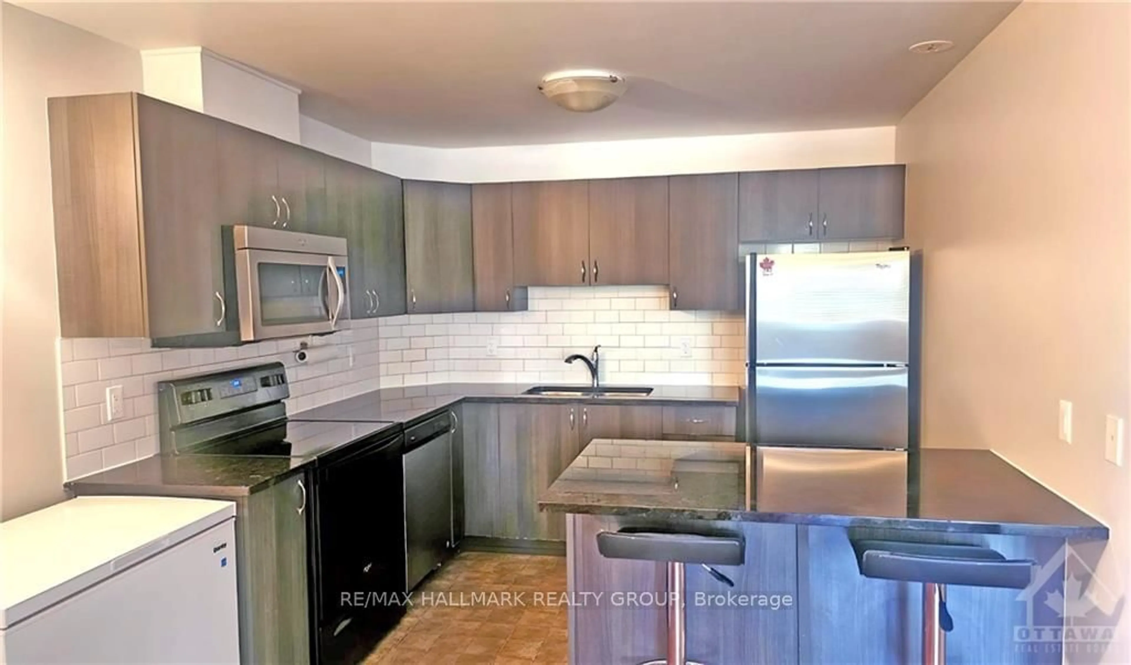 Standard kitchen, cottage for 105 FRASER FIELDS Way #H, Barrhaven Ontario K2J 5V1