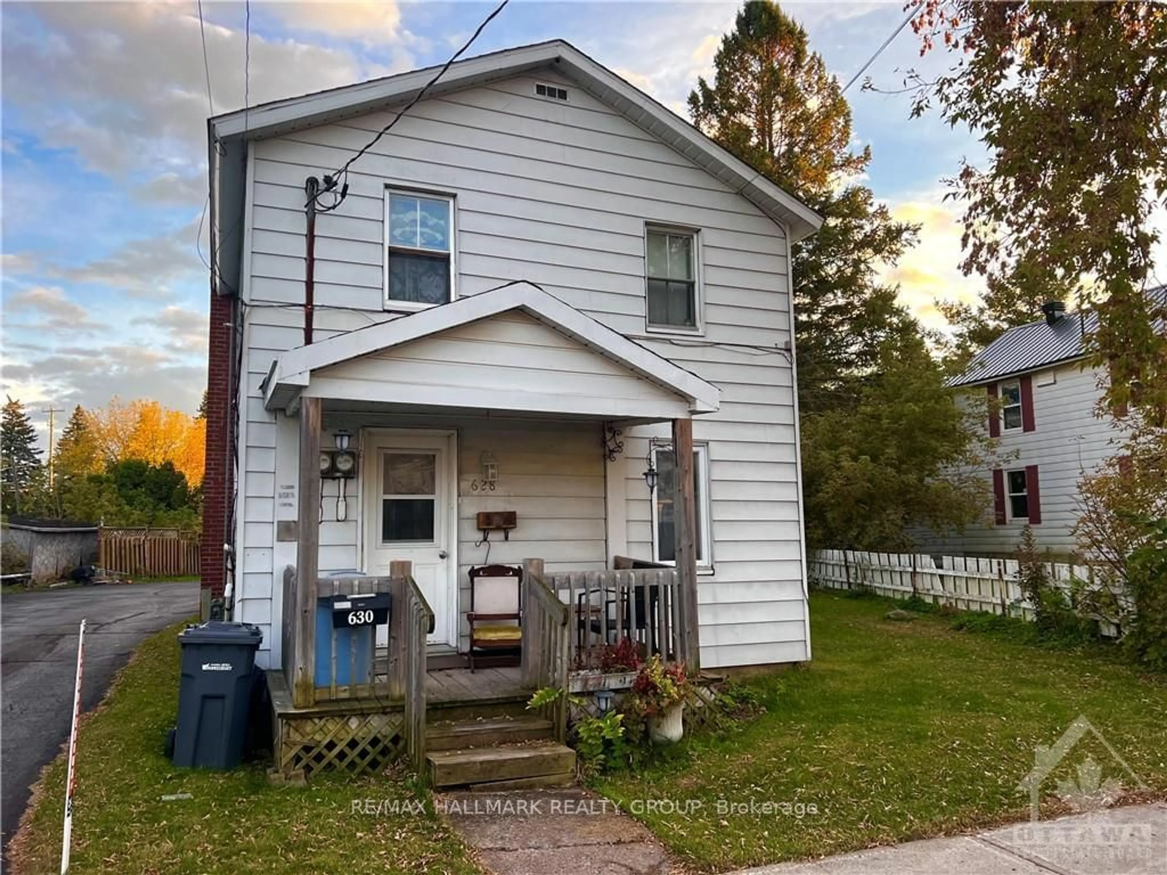 Frontside or backside of a home, cottage for 630 REGENT St, Hawkesbury Ontario K6A 1G3