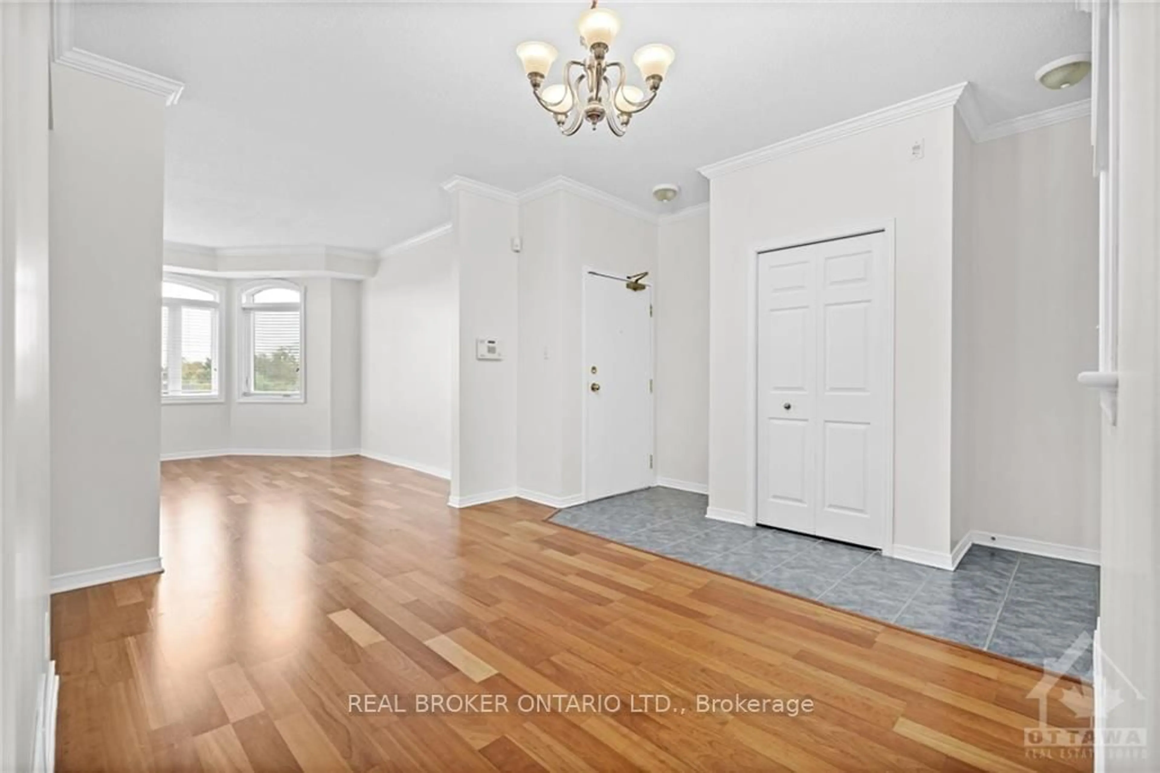 Indoor entryway, wood floors for 190 RUSTIC HILLS Cres #8, Orleans - Cumberland and Area Ontario K4A 0B9