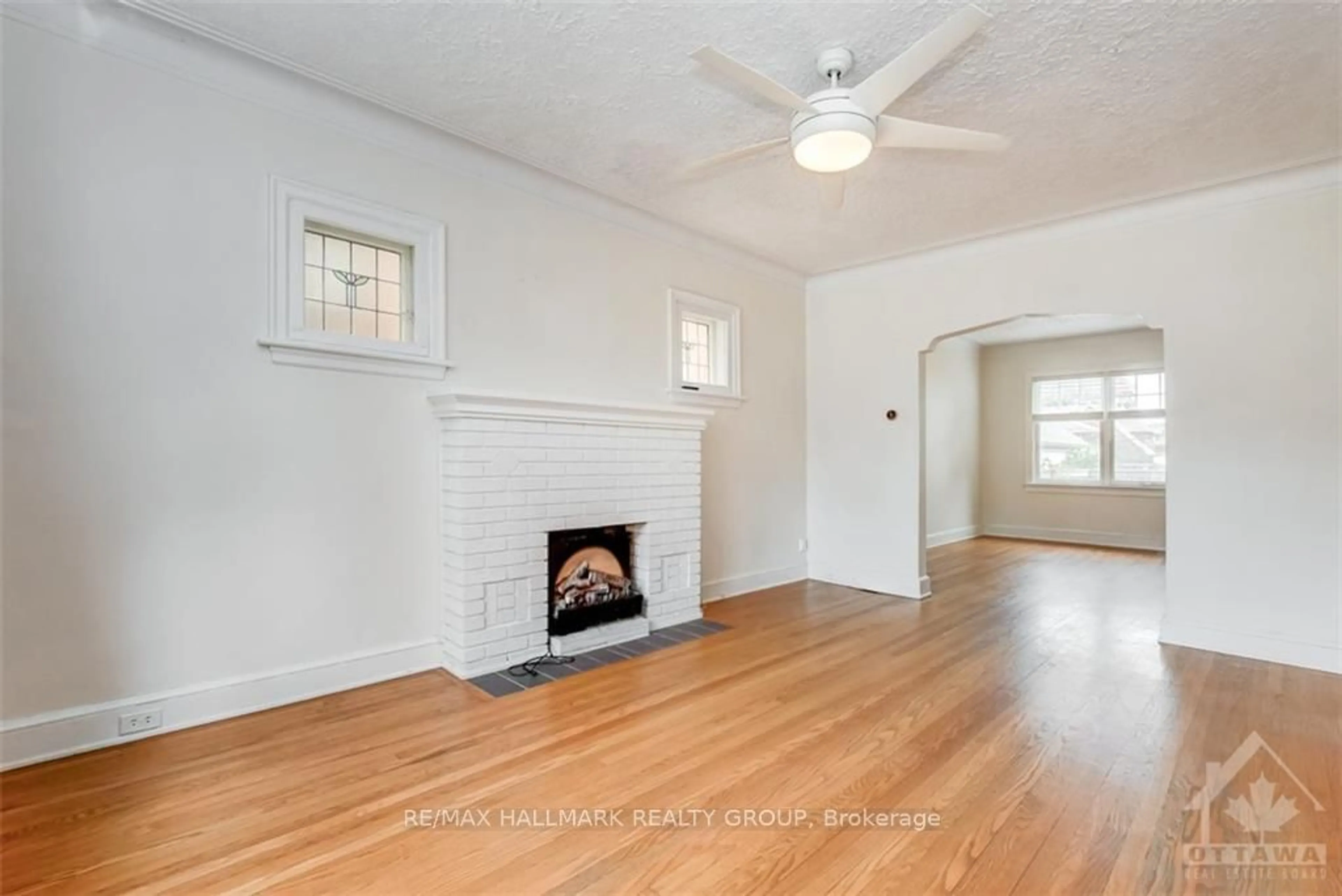 Living room, wood floors for 433 HOLLAND Ave, Dows Lake - Civic Hospital and Area Ontario K1Y 0Z3