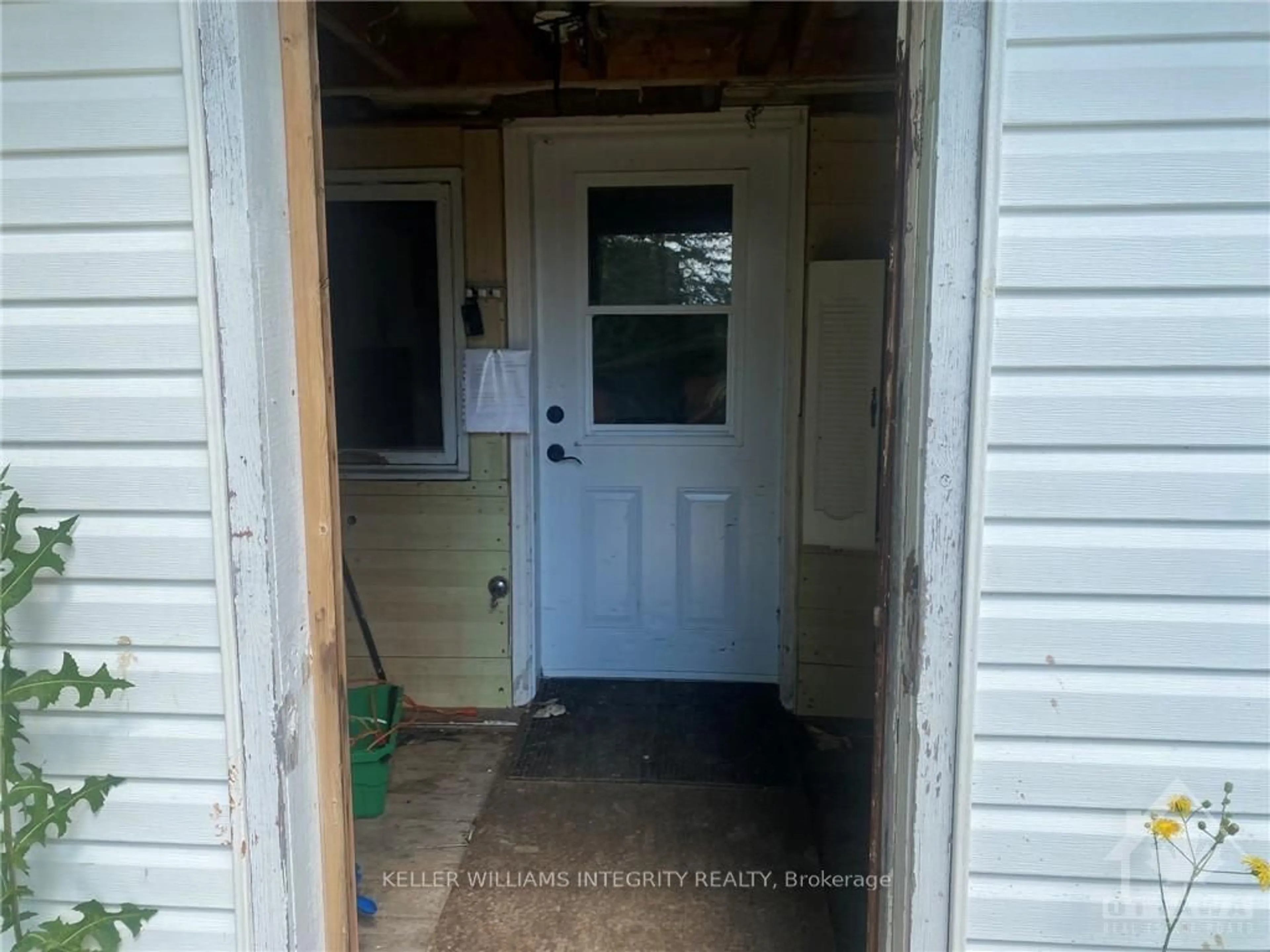 Indoor entryway, unknown floor for 2415 DU LAC Rd, Clarence-Rockland Ontario K0A 3N0