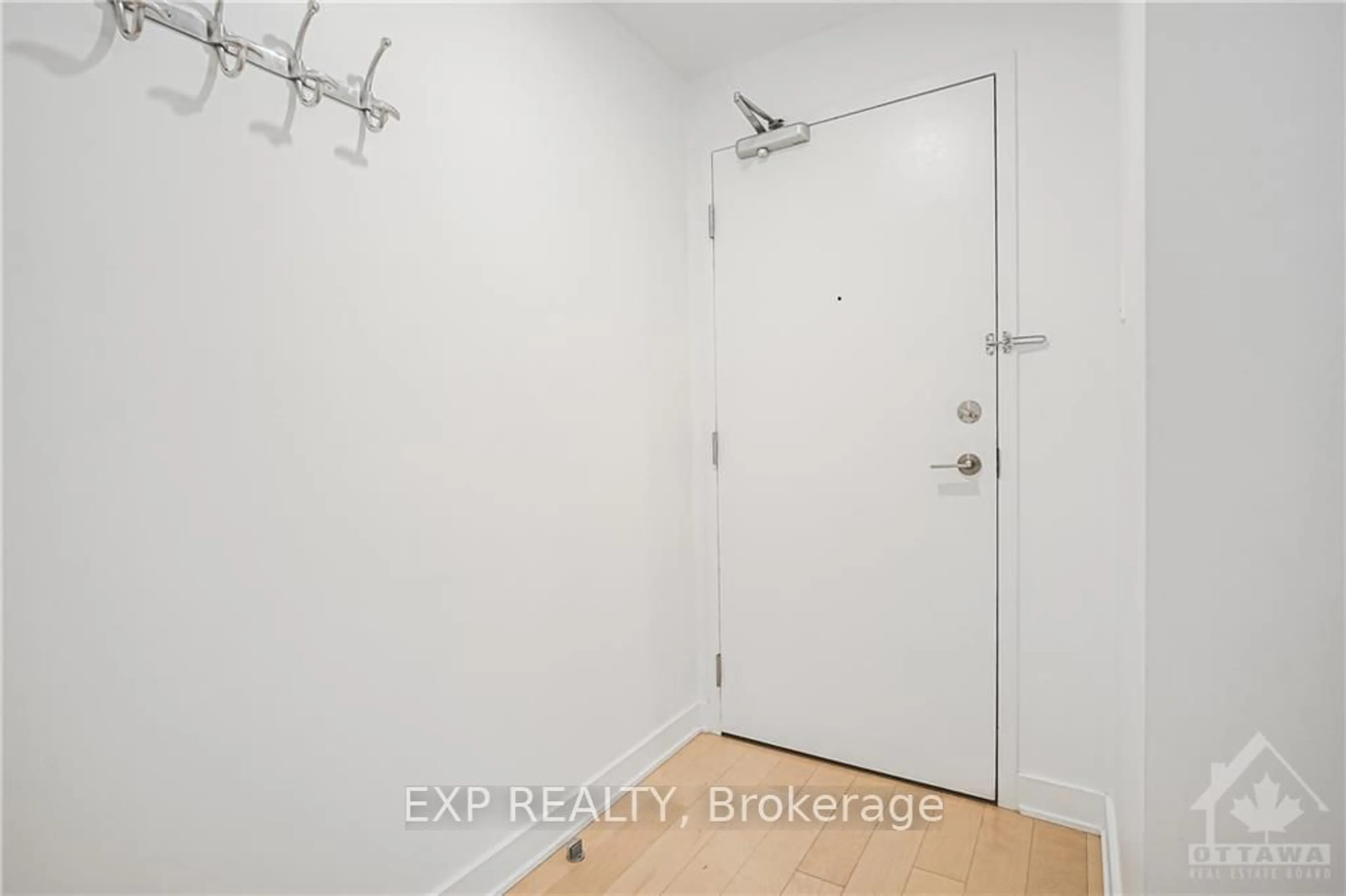 Indoor entryway, not visible floor for 360 MCLEOD St #503, Ottawa Centre Ontario K2P 1A9