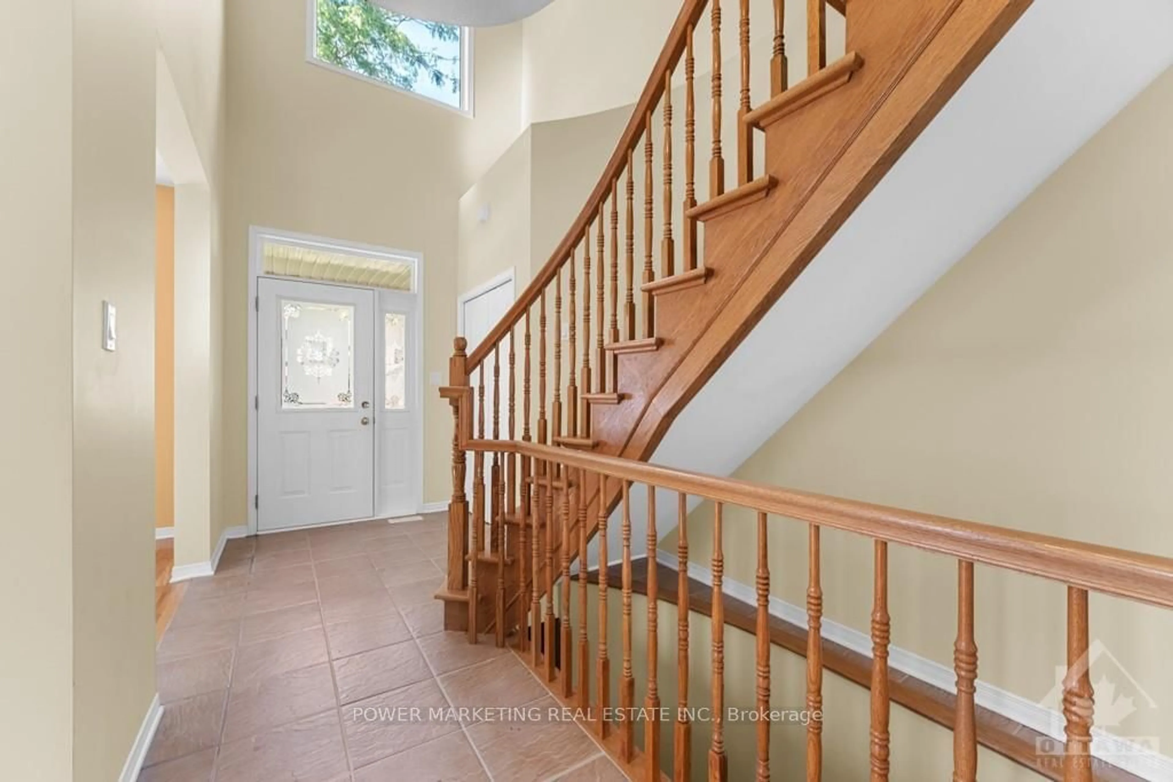 Indoor foyer, wood floors for 5 TIERNEY Dr, Barrhaven Ontario K2J 4W2