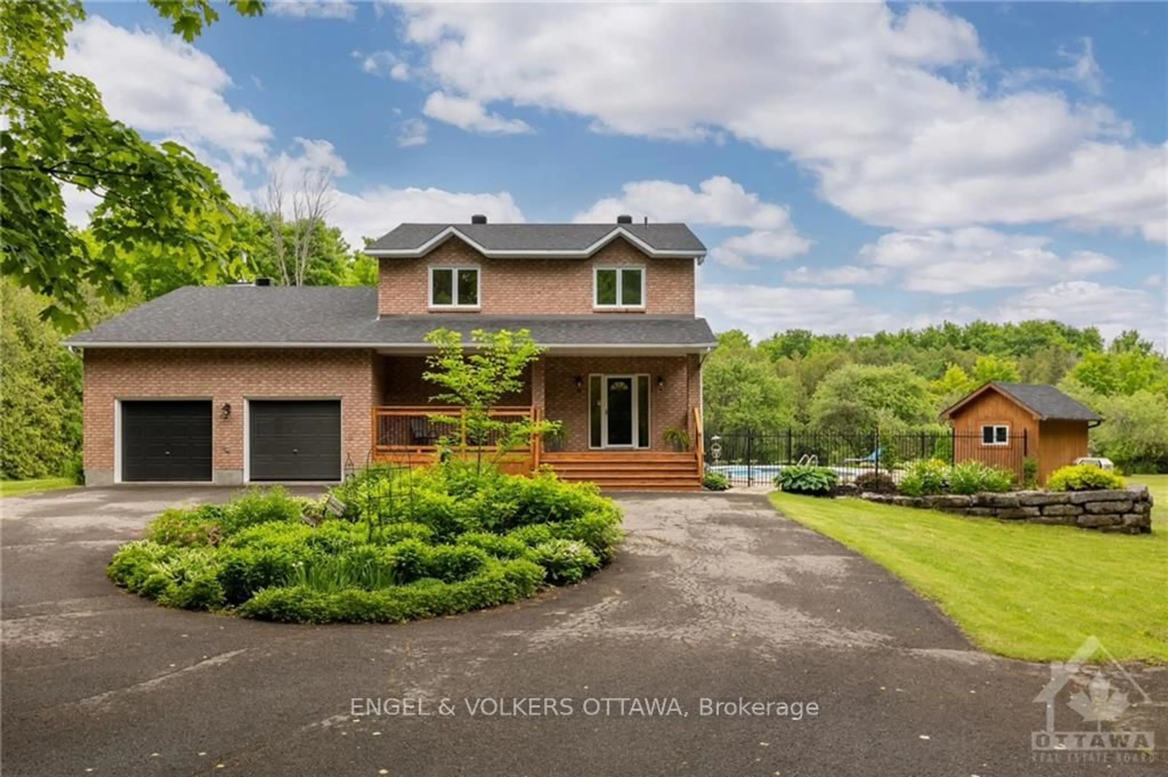 Frontside or backside of a home, cottage for 8222 NASHDALE Dr, Greely - Metcalfe - Osgoode - Vernon and Area Ontario K0A 2P0