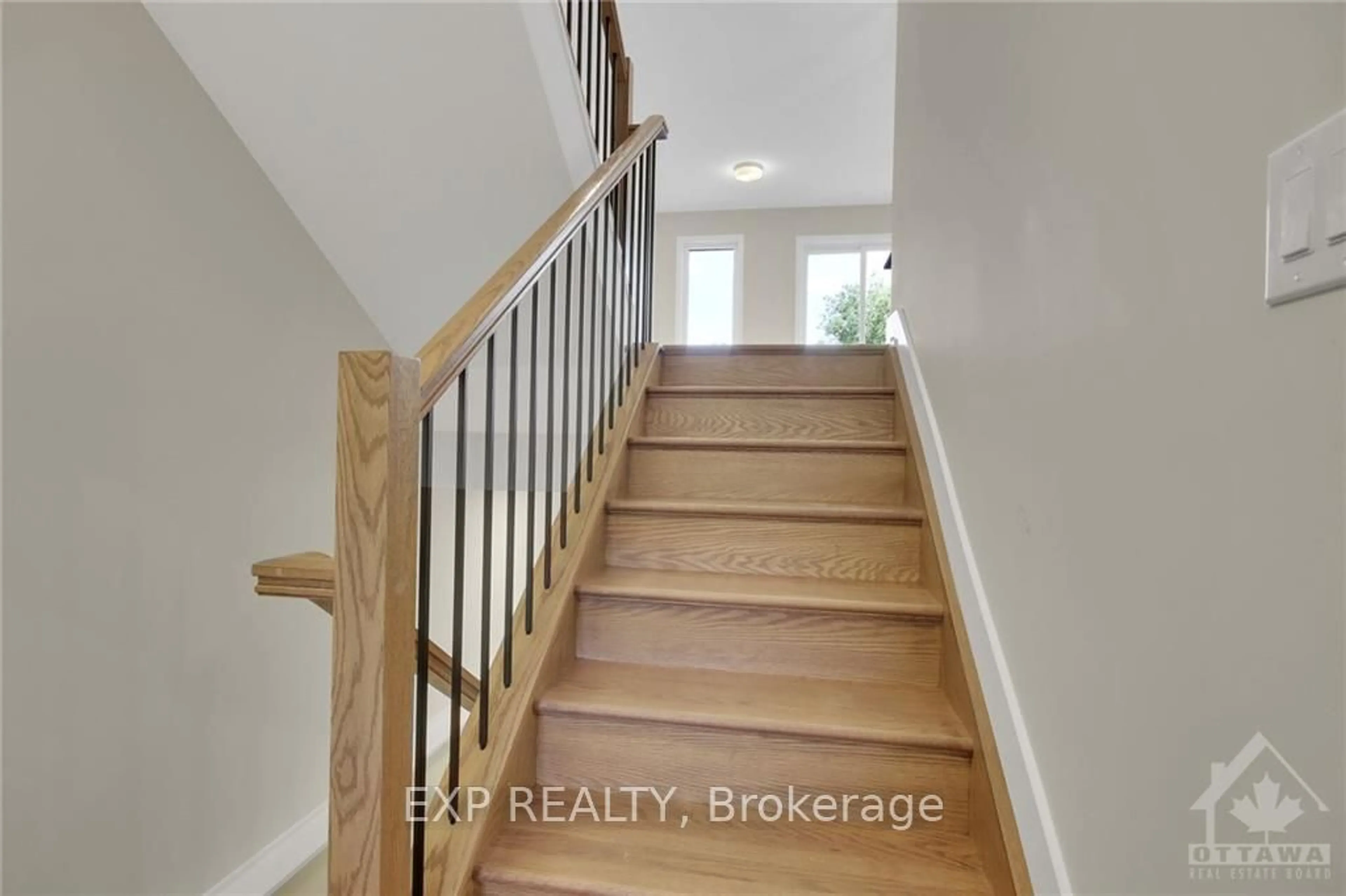 Stairs for 755 ST JOHN St, Merrickville-Wolford Ontario K0G 1N0