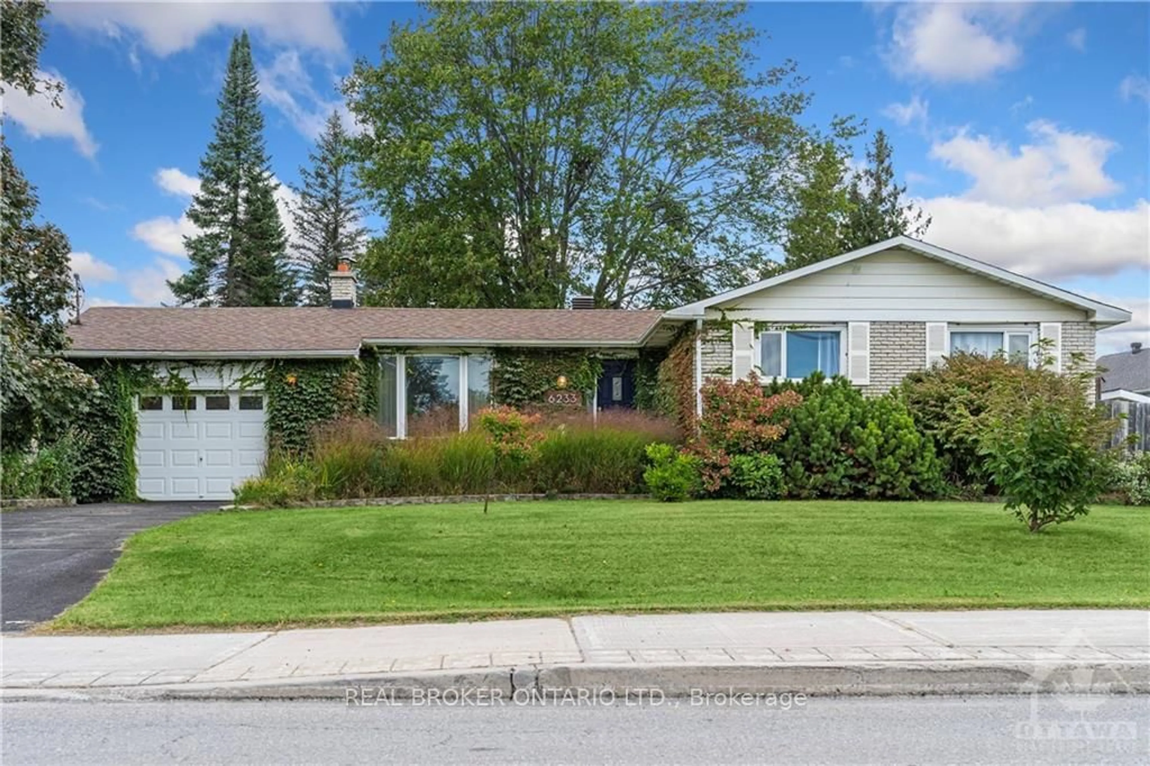 Frontside or backside of a home, cottage for 6233 PERTH St, Stittsville - Munster - Richmond Ontario K0A 2Z0