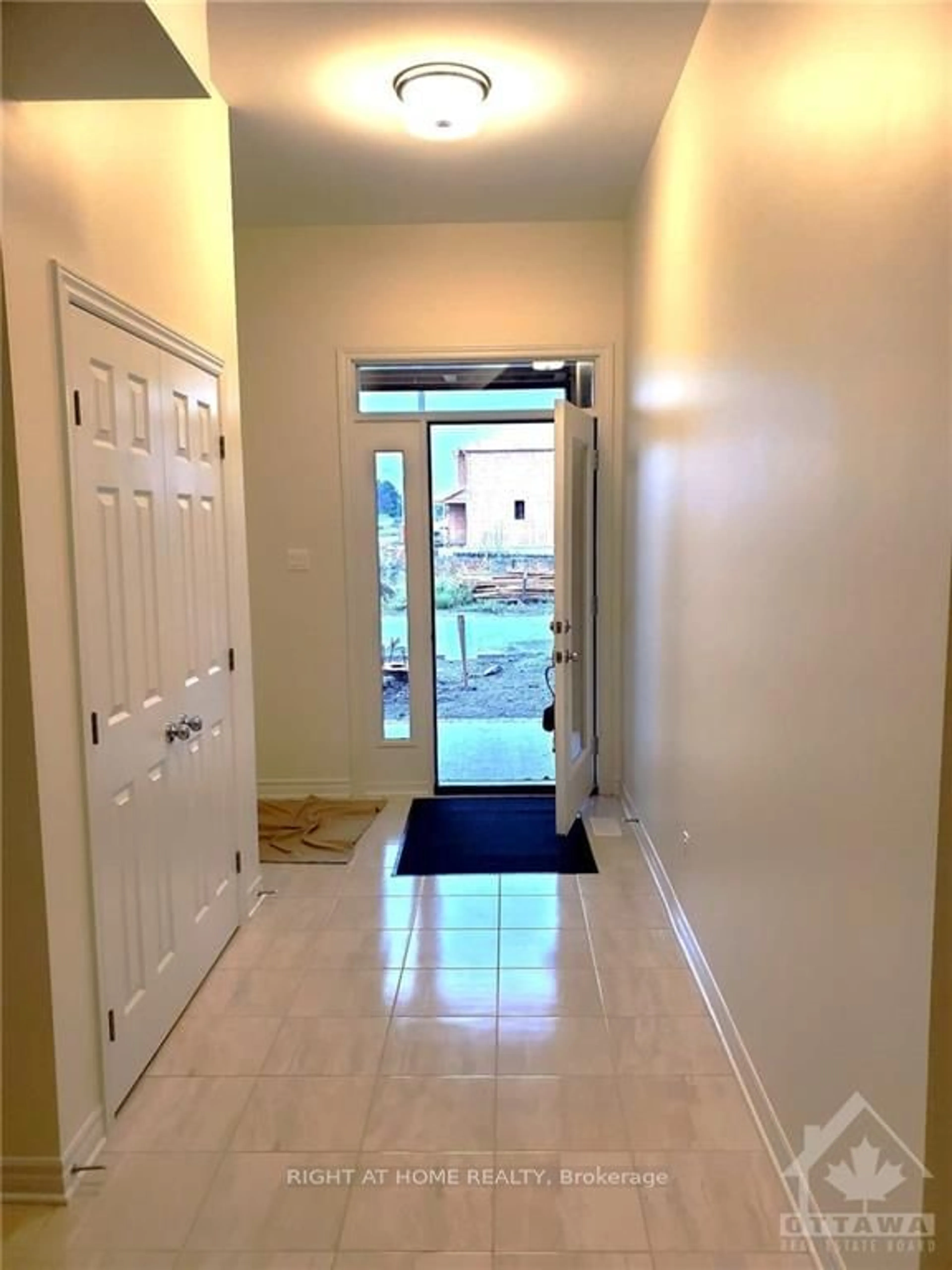 Indoor entryway, not visible floor for 58 MANDEVILLA Cres, Blossom Park - Airport and Area Ontario K1T 0Y5