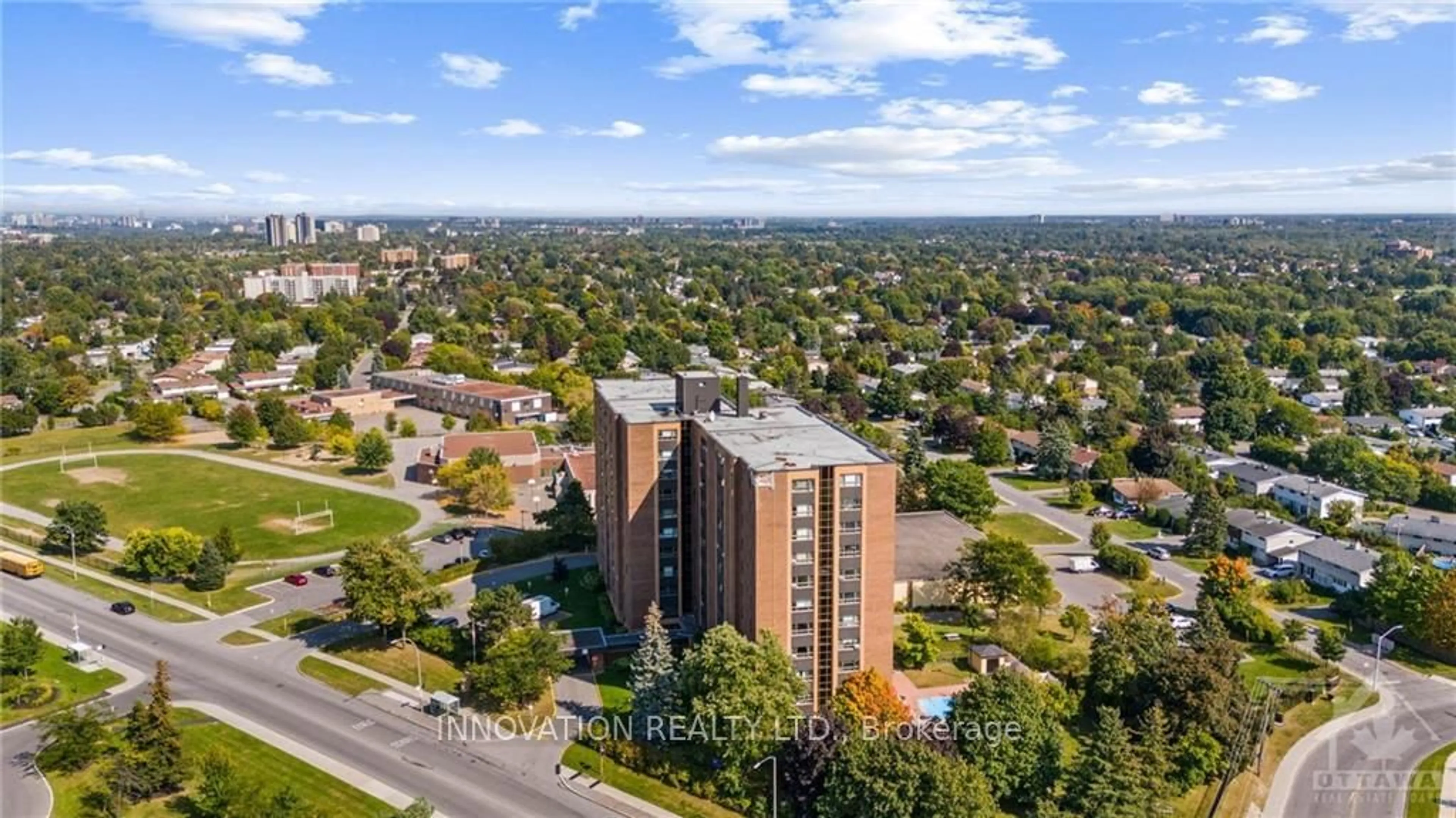 A pic from exterior of the house or condo, the front or back of building for 1356 MEADOWLANDS Dr #501, Cityview - Parkwoods Hills - Rideau Shore Ontario K2E 6K6