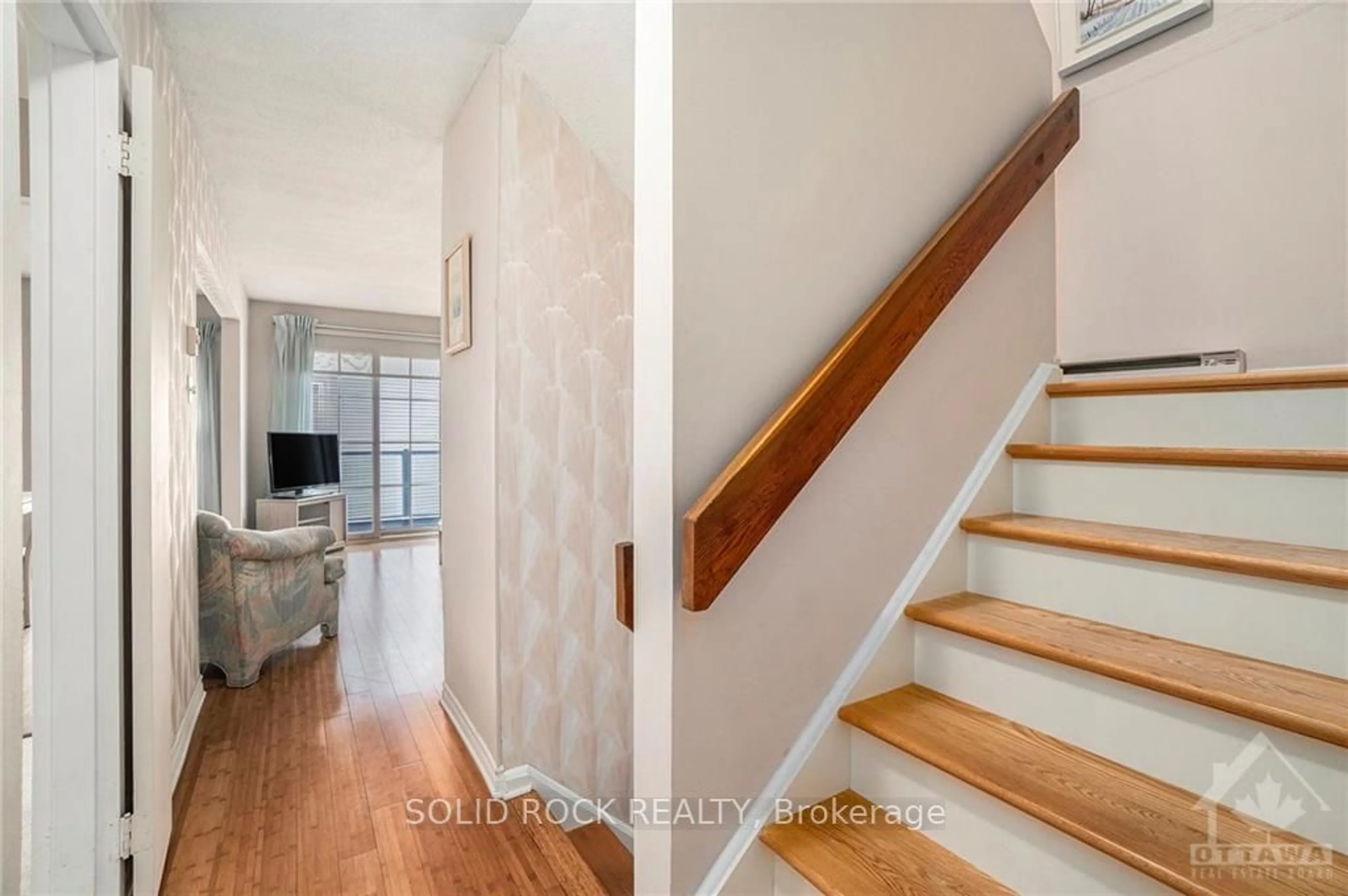 Indoor entryway, wood floors for 825 CAHILL Dr #150, Hunt Club - Windsor Park Village and Area Ontario K1V 9N7