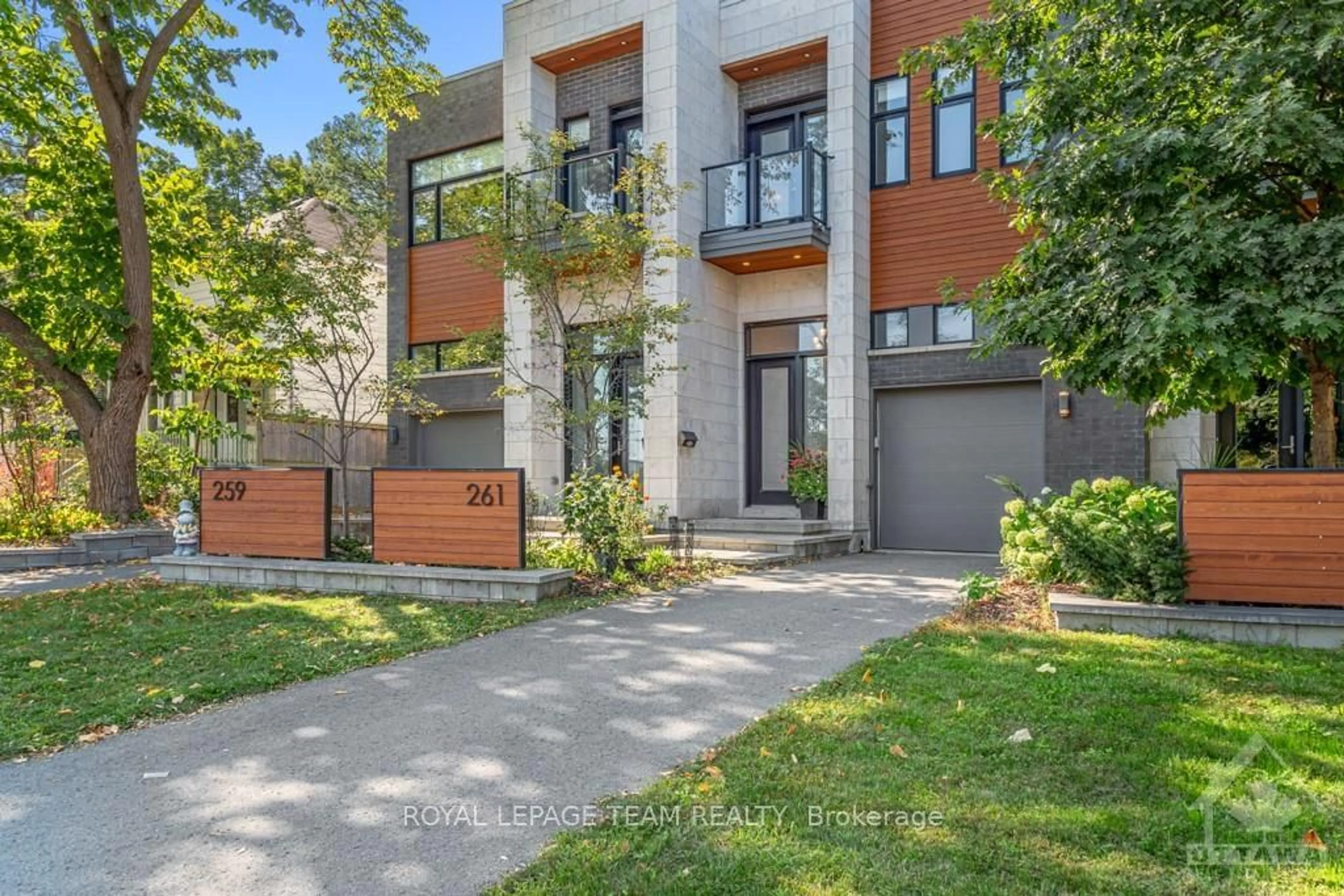 Frontside or backside of a home, the street view for 261 BEECHWOOD Ave, Rockcliffe Park Ontario K1M 1K6