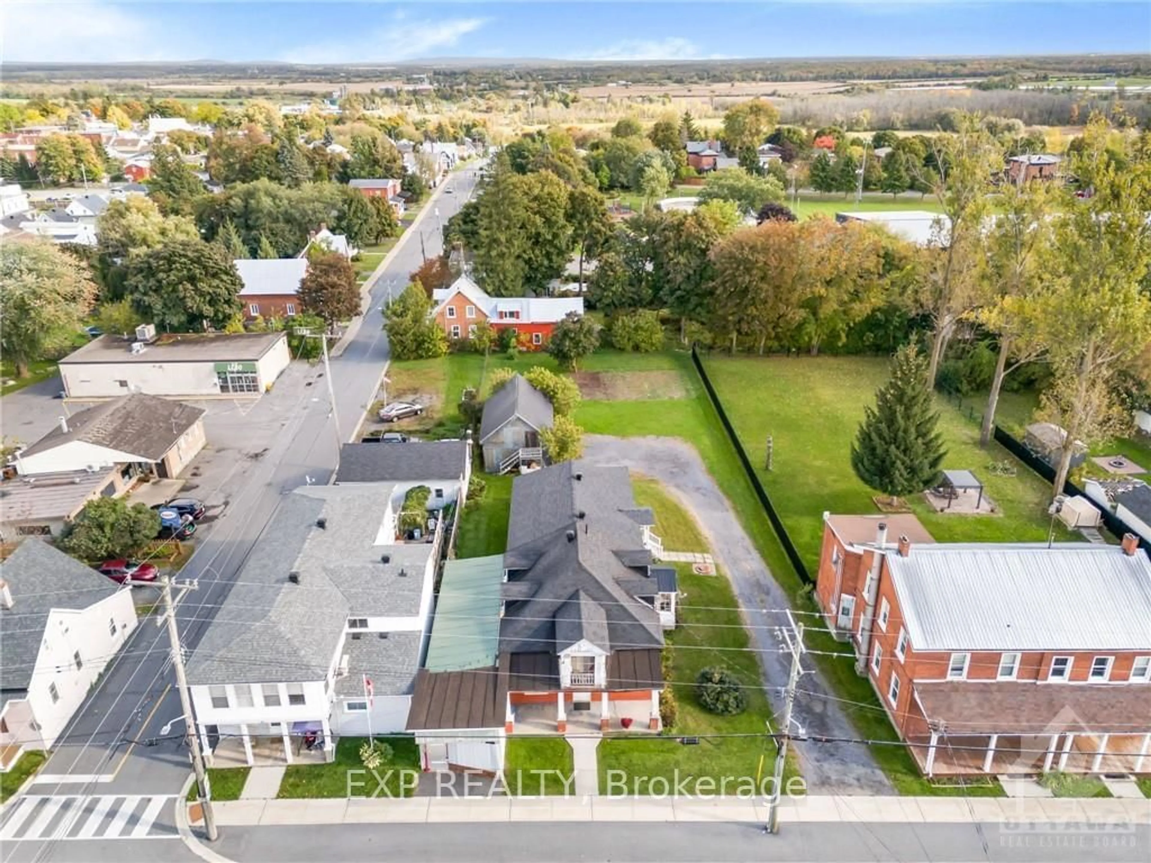 A pic from exterior of the house or condo, the street view for 53 HIGH St, Champlain Ontario K0B 1R0