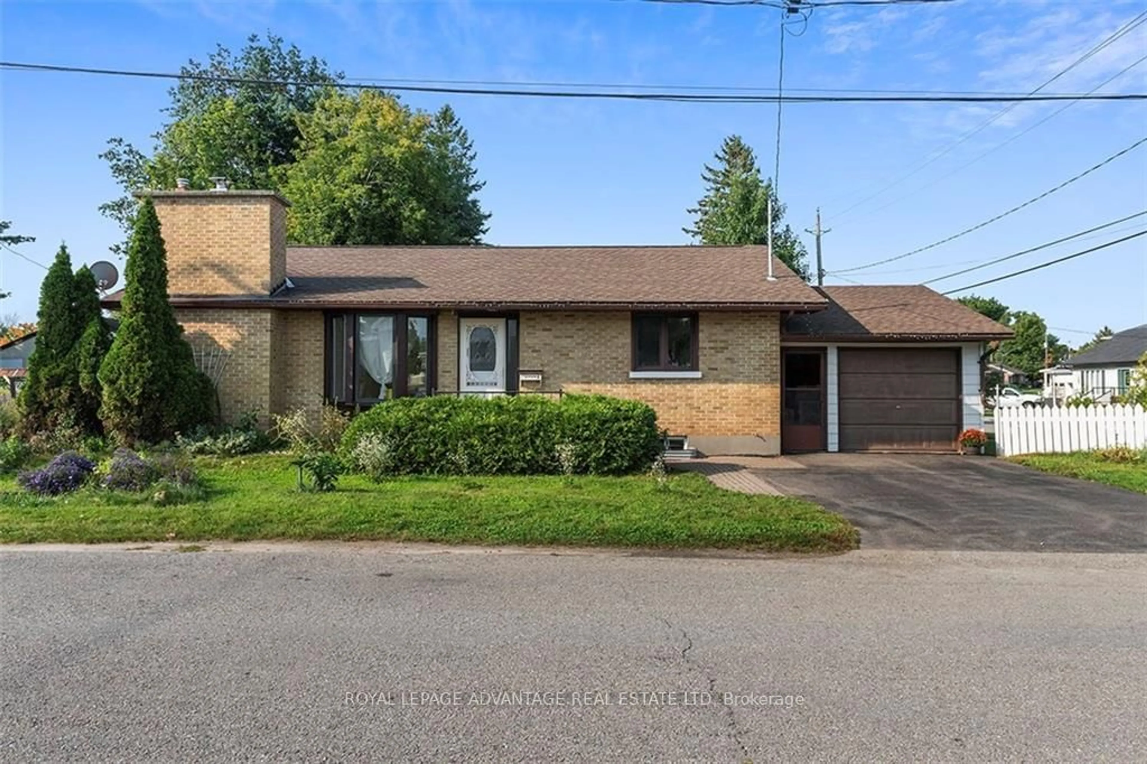 Frontside or backside of a home, cottage for 4 THOMAS Ave, Perth Ontario K7H 2P7