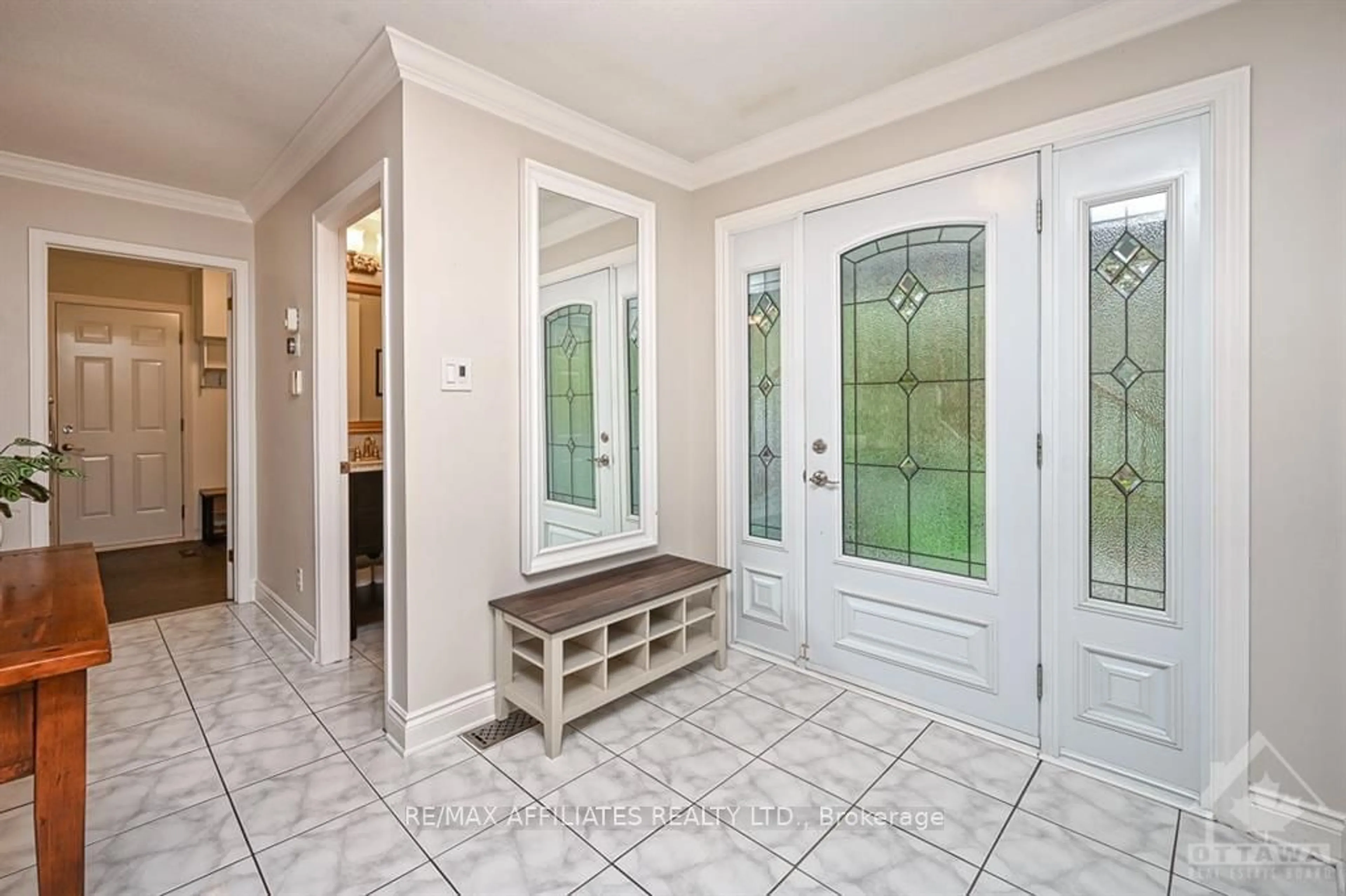 Indoor entryway, wood floors for 1635 ROYAL ORCHARD Dr, Orleans - Cumberland and Area Ontario K4C 1A9