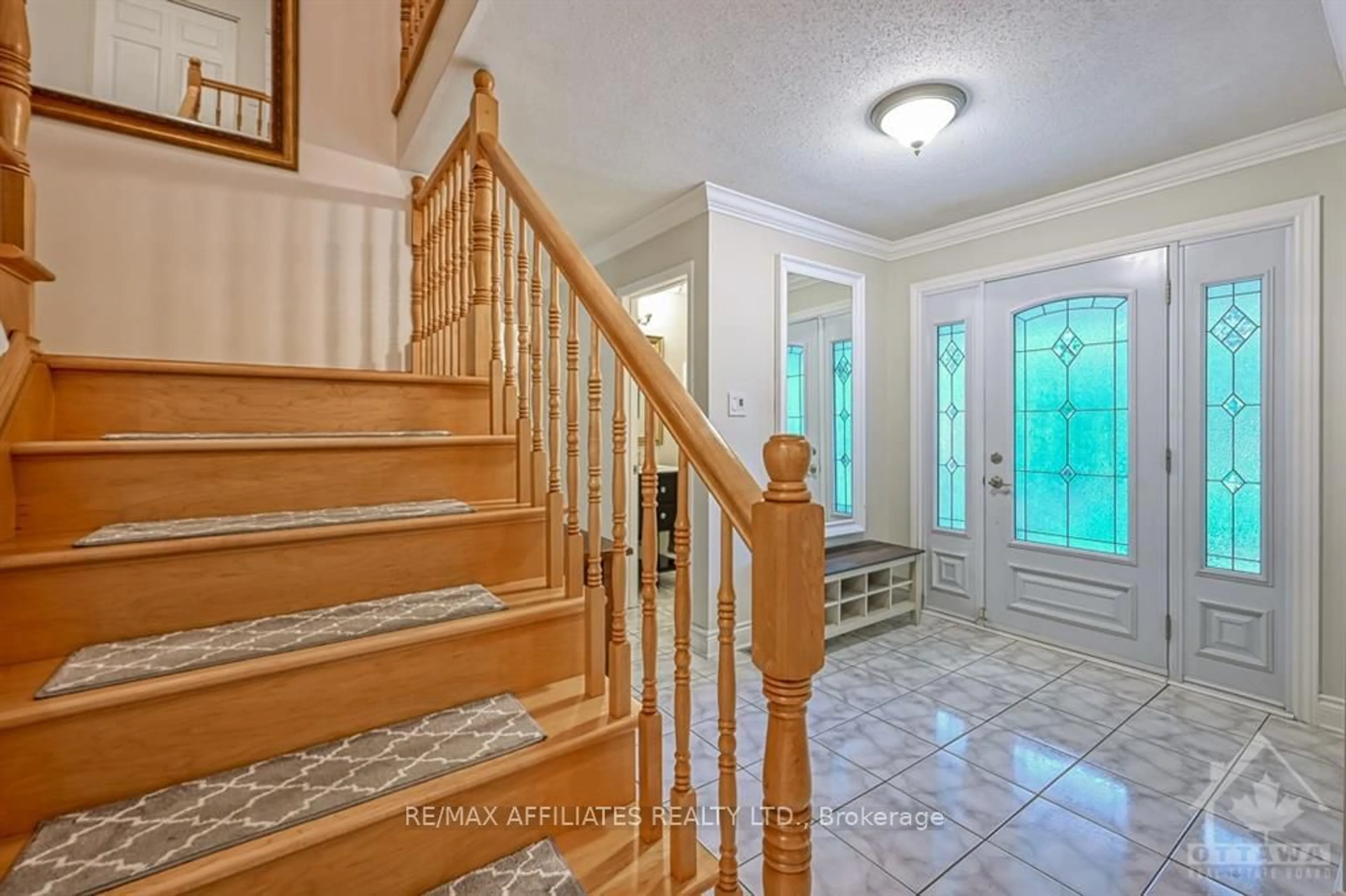 Indoor entryway, wood floors for 1635 ROYAL ORCHARD Dr, Orleans - Cumberland and Area Ontario K4C 1A9