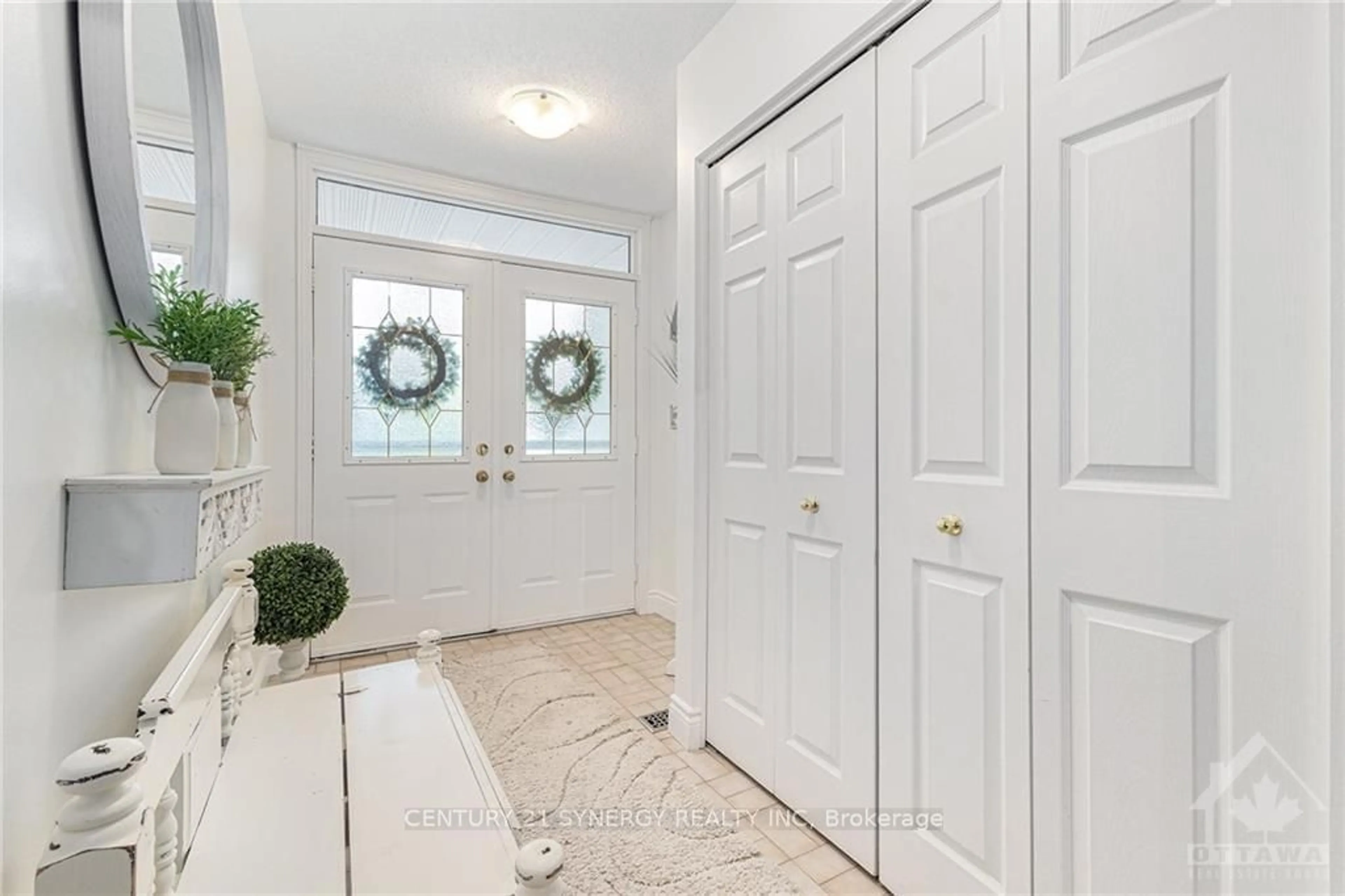 Indoor entryway, ceramic floors for 44 INNESBROOK Crt, Stittsville - Munster - Richmond Ontario K2S 1C7