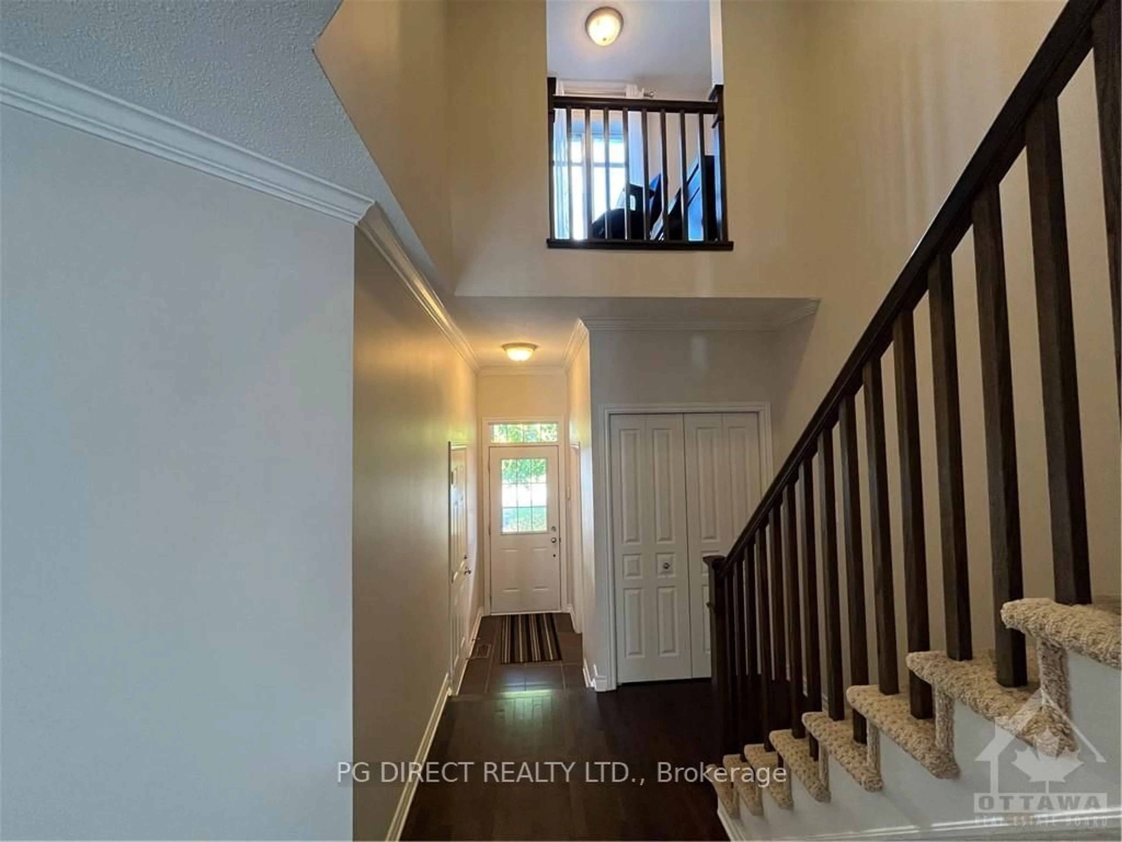 Indoor entryway, wood floors for 204 BADGELEY Ave, Kanata Ontario K2T 0A4