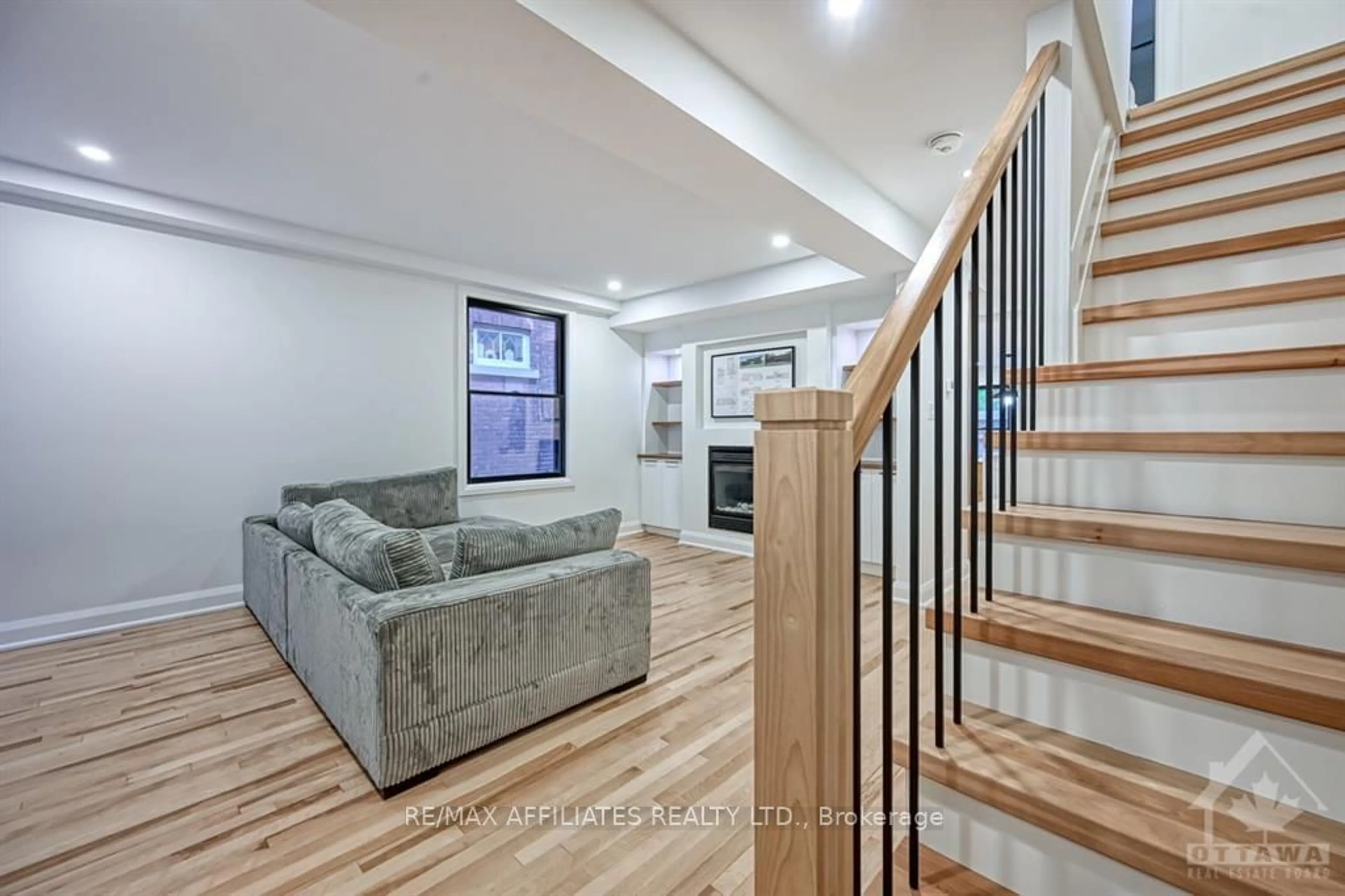 Stairs for 18 HOPEWELL Ave, Glebe - Ottawa East and Area Ontario K1S 2Y8