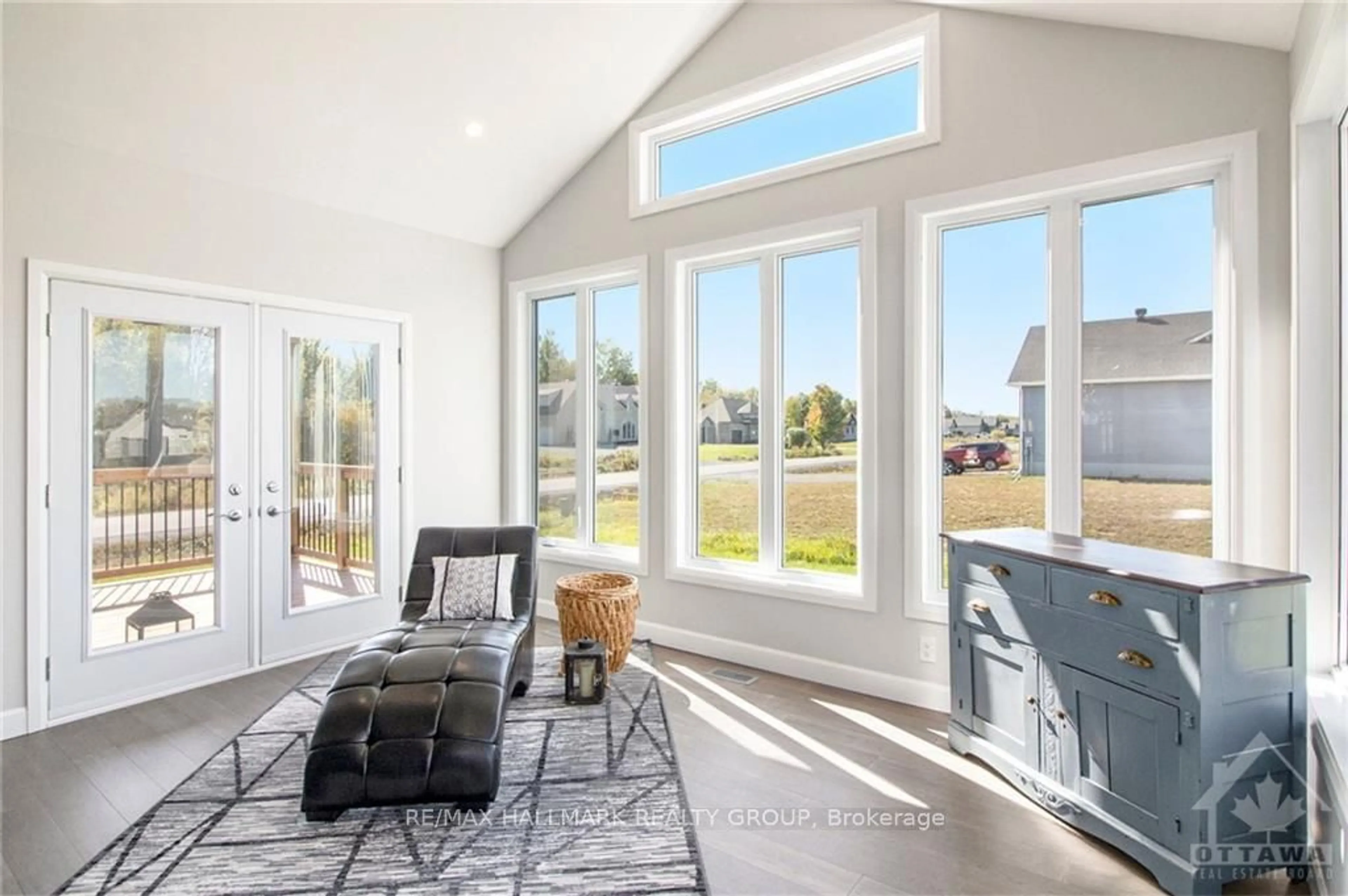 Indoor entryway, wood floors for 209 DES VIOLETTES St, Clarence-Rockland Ontario K0A 2A0