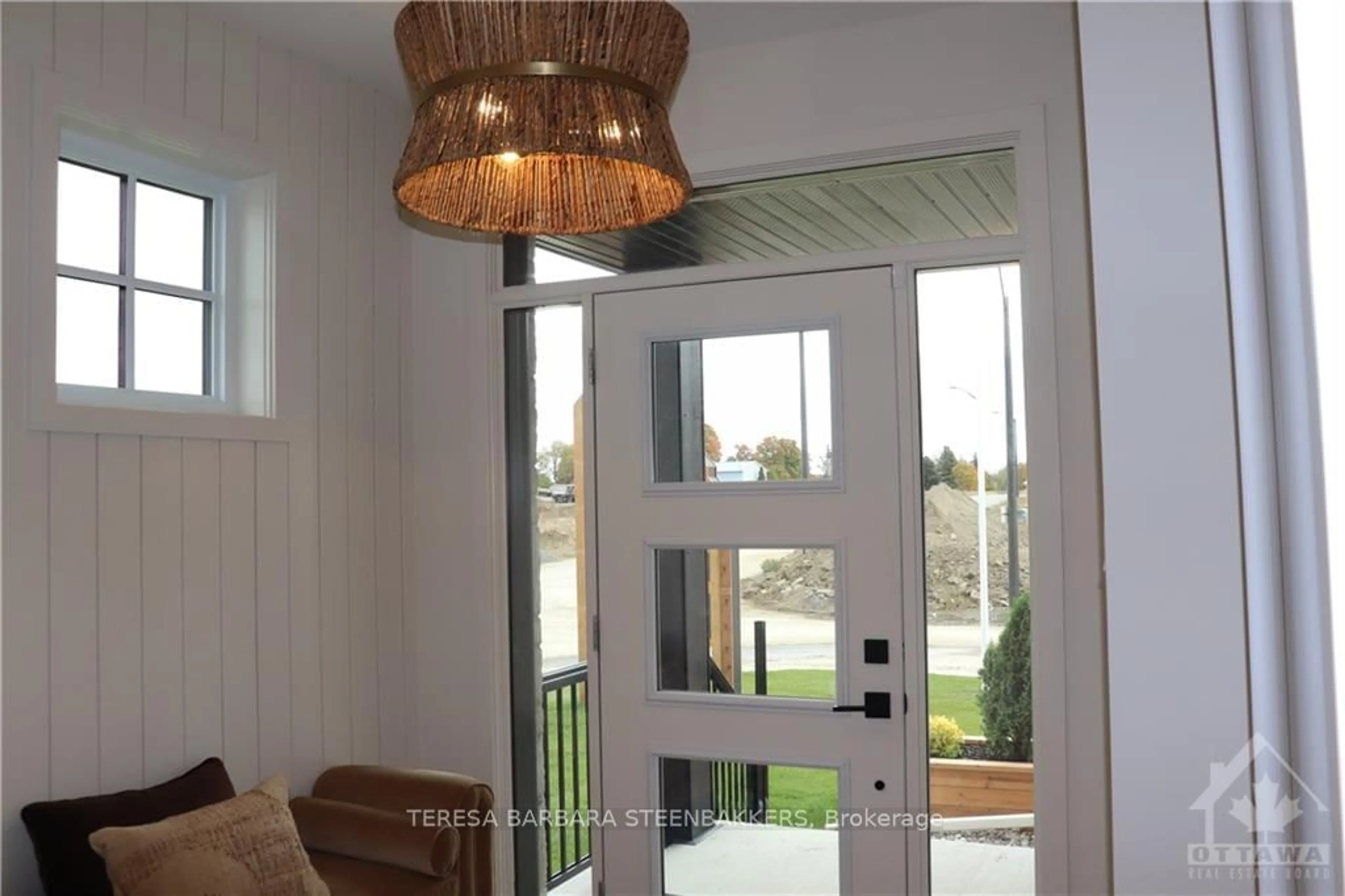 Indoor entryway, wood floors for 783 KENNY GORDON Ave, Ottawa Ontario K4M 0Y2