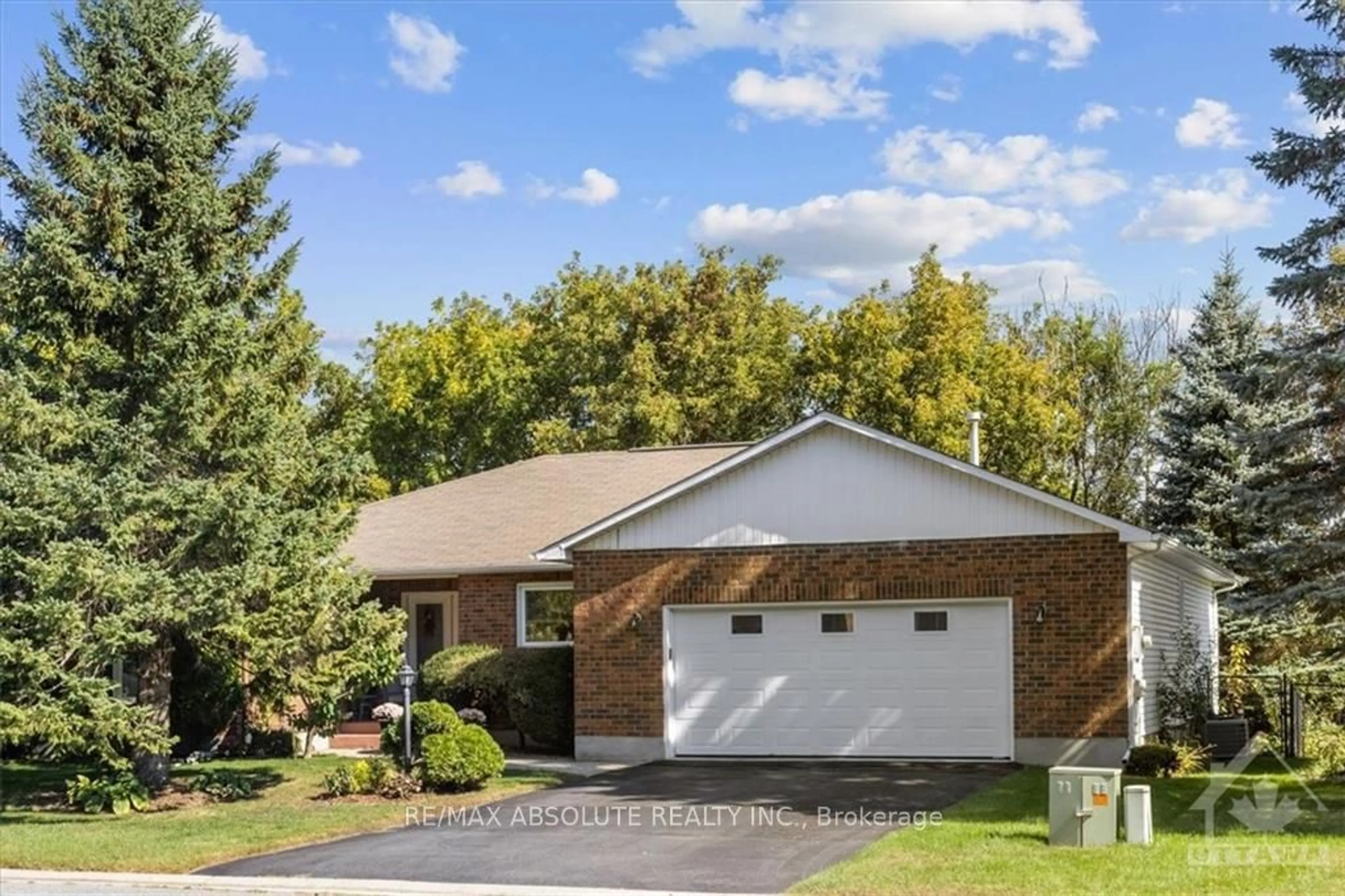 Frontside or backside of a home, cottage for 35 CARIBOU Ave, Stittsville - Munster - Richmond Ontario K2S 1M7