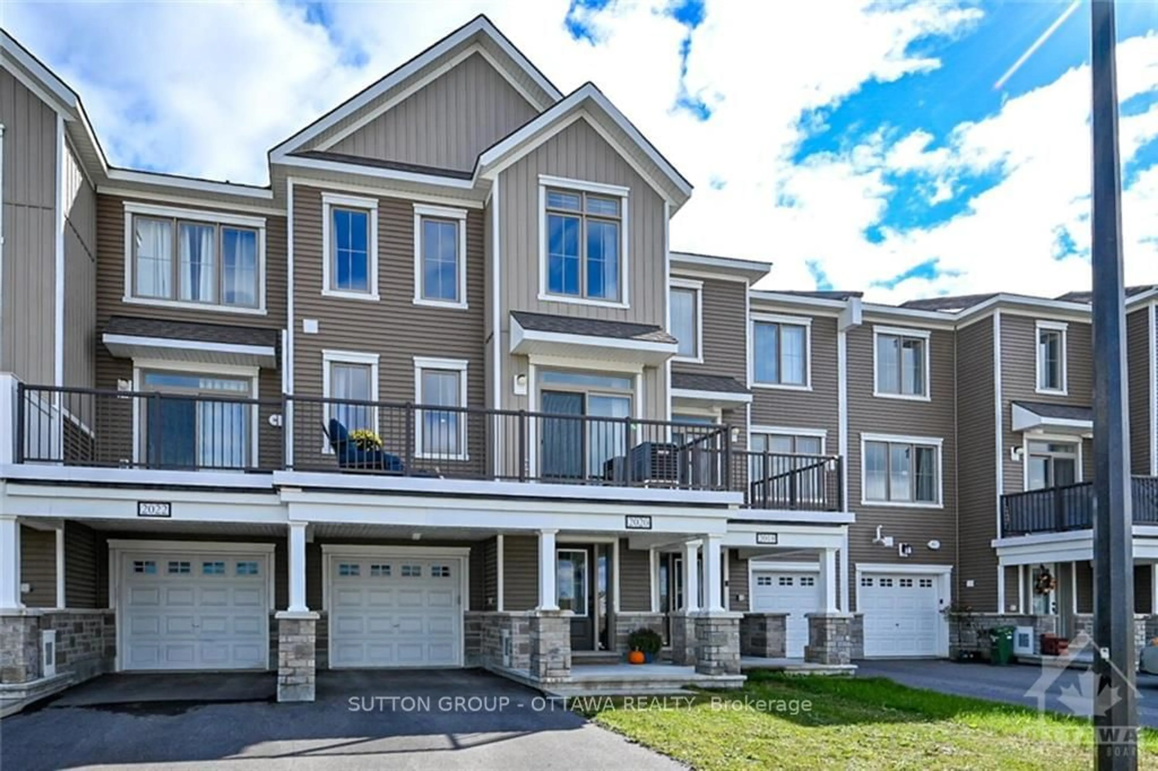 A pic from exterior of the house or condo, mountain for 2020 LEINSTER Circ, Stittsville - Munster - Richmond Ontario K2S 0V5