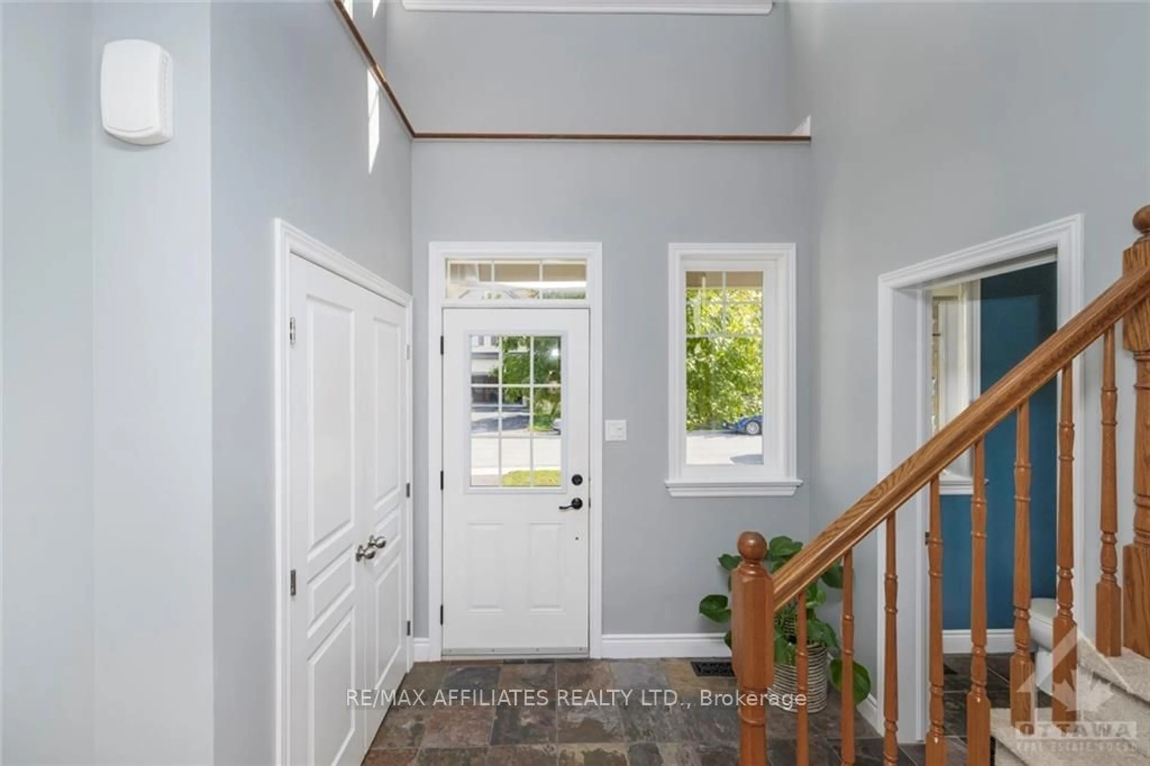 Indoor entryway, wood floors for 237 SANTIAGO St, Carleton Place Ontario K7C 0C7