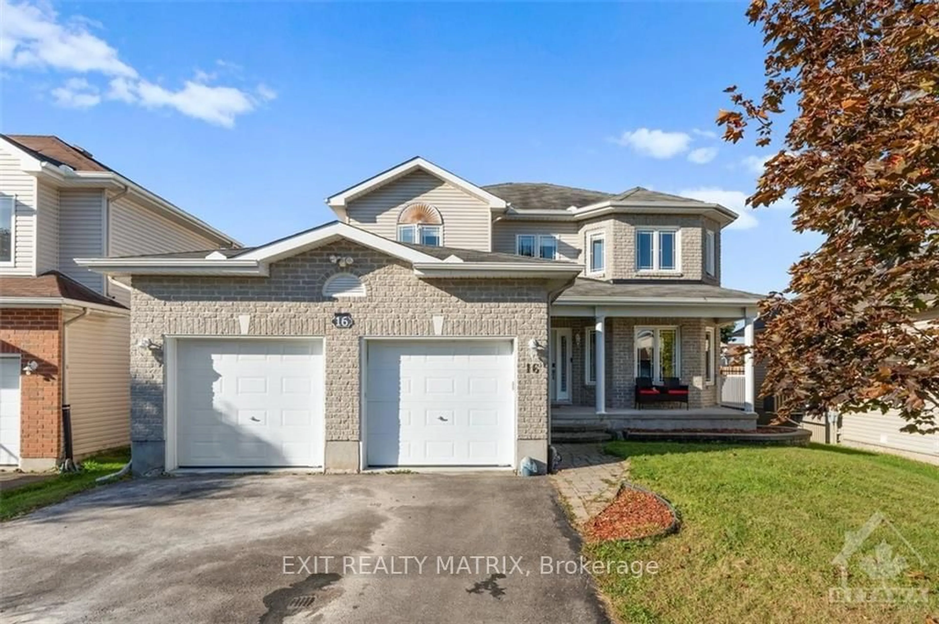 Frontside or backside of a home, the street view for 16 MANOIR St, Russell Ontario K0A 1W0