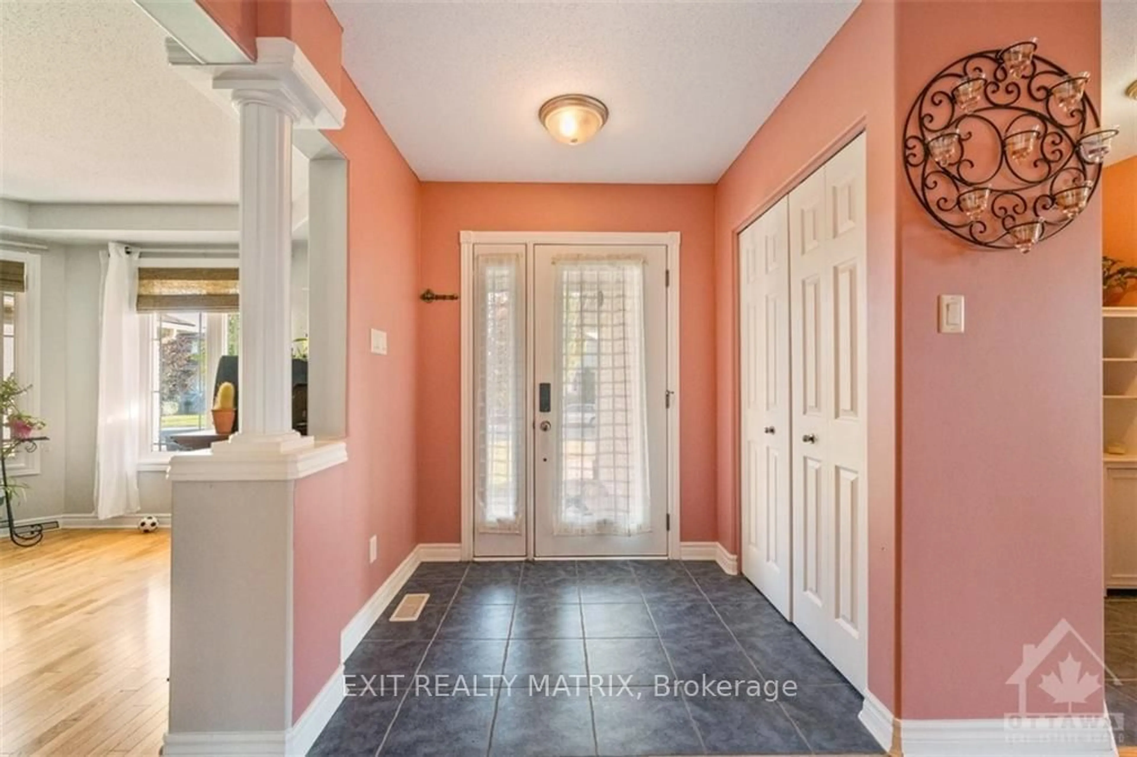 Indoor entryway, wood floors for 16 MANOIR St, Russell Ontario K0A 1W0