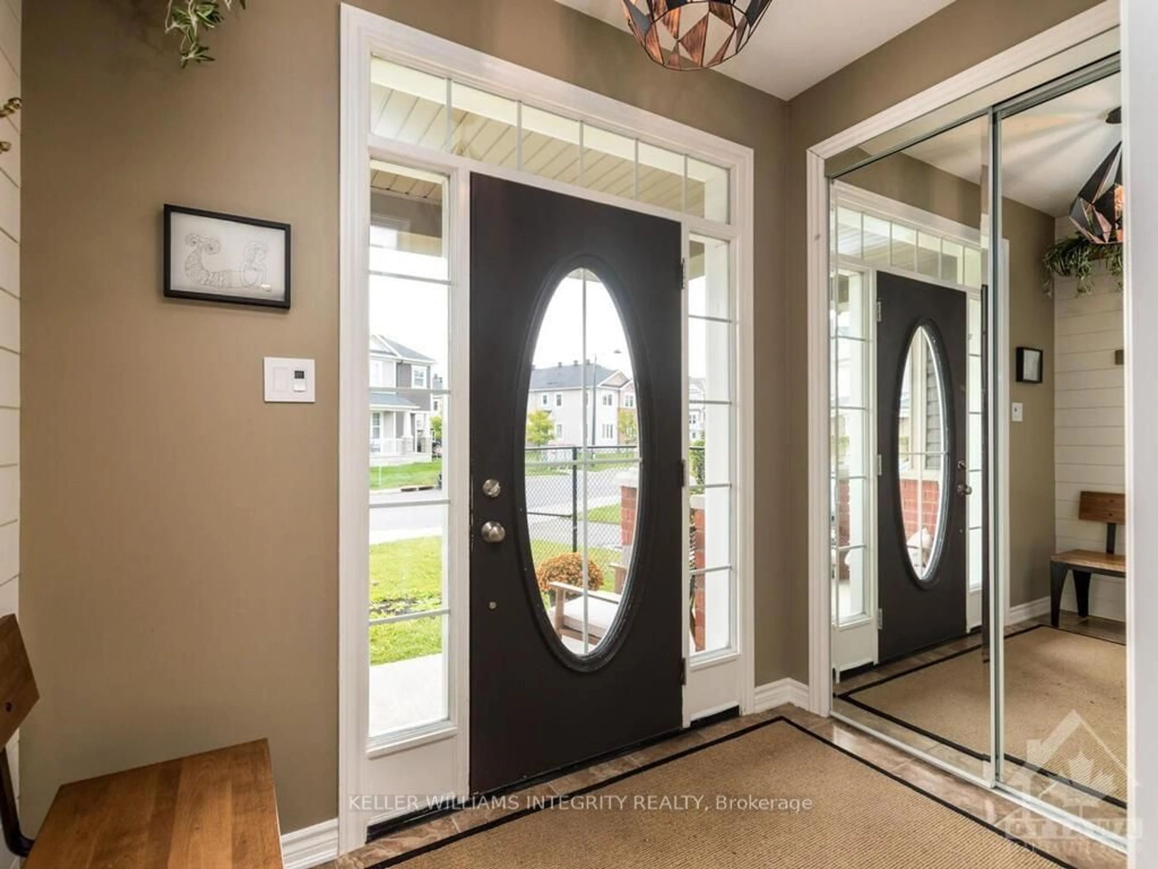 Indoor entryway, wood floors for 134 SWEETVALLEY Dr, Orleans - Cumberland and Area Ontario K4A 1A4