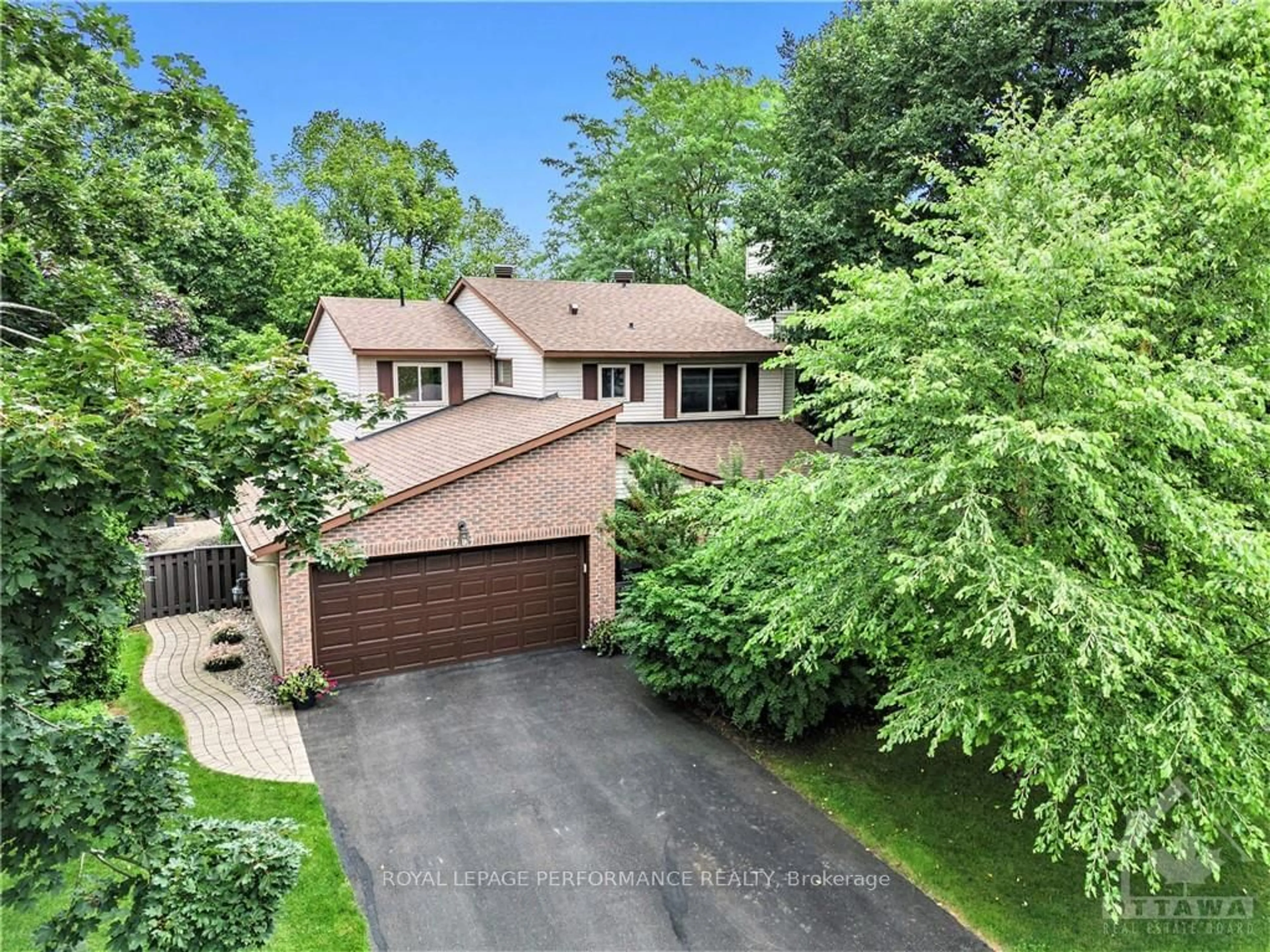 Frontside or backside of a home, the street view for 1797 DES ARBRES St, Orleans - Cumberland and Area Ontario K1E 2T7