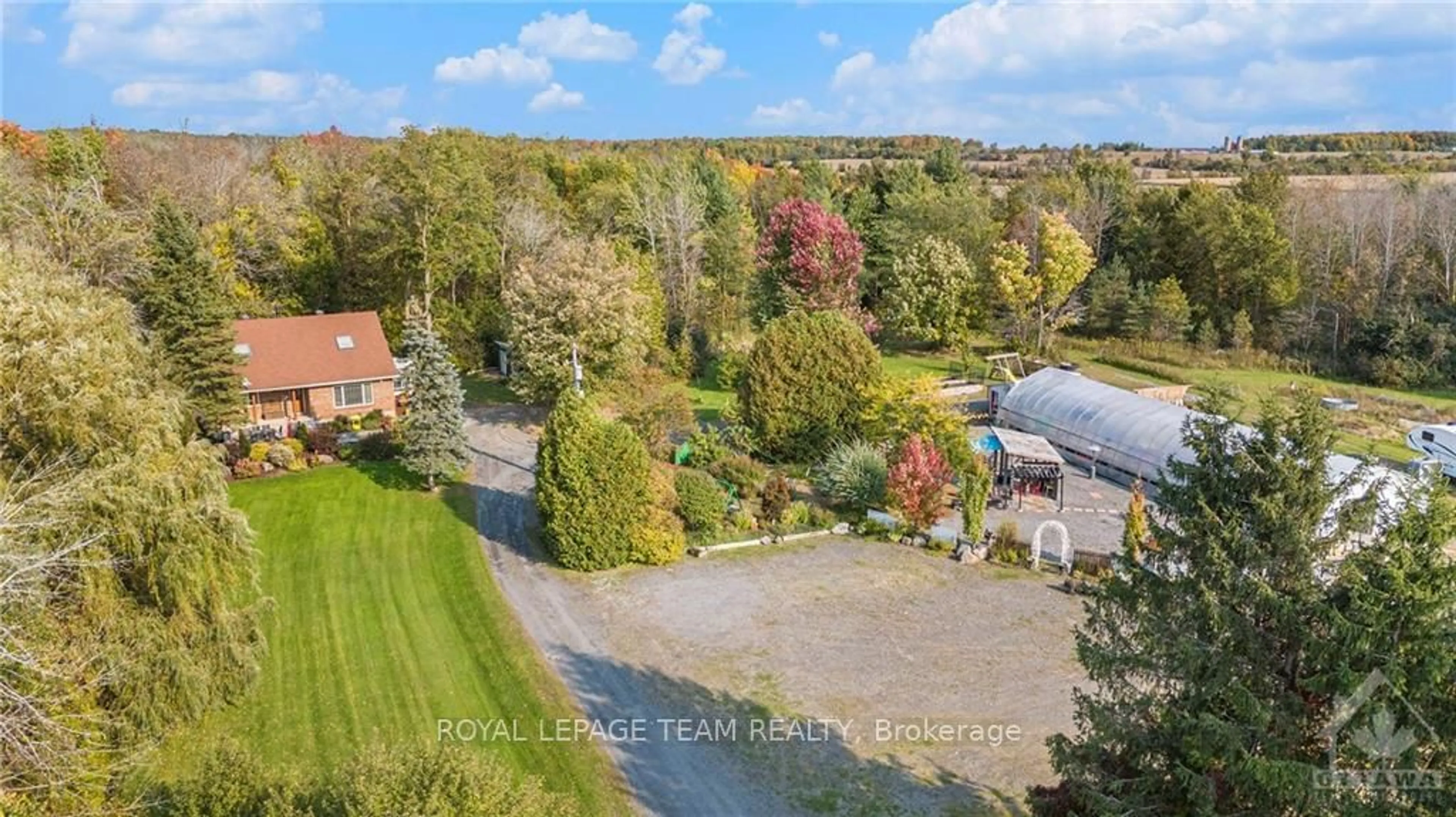 A pic from exterior of the house or condo, the fenced backyard for 4239 GREGOIRE Rd, Russell Ontario K4R 1E5