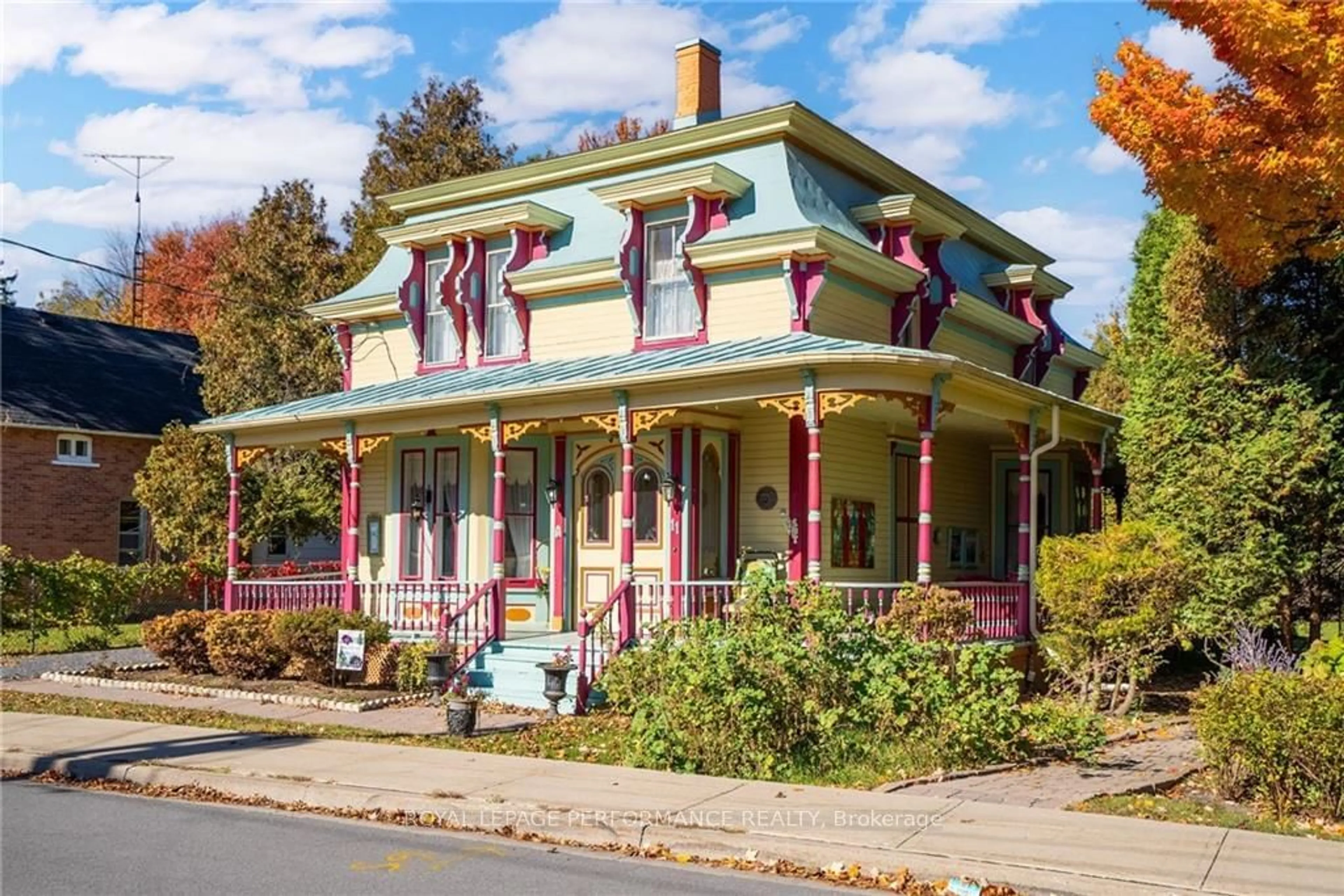 Frontside or backside of a home, cottage for 11 OAK St, South Glengarry Ontario K0C 1N0
