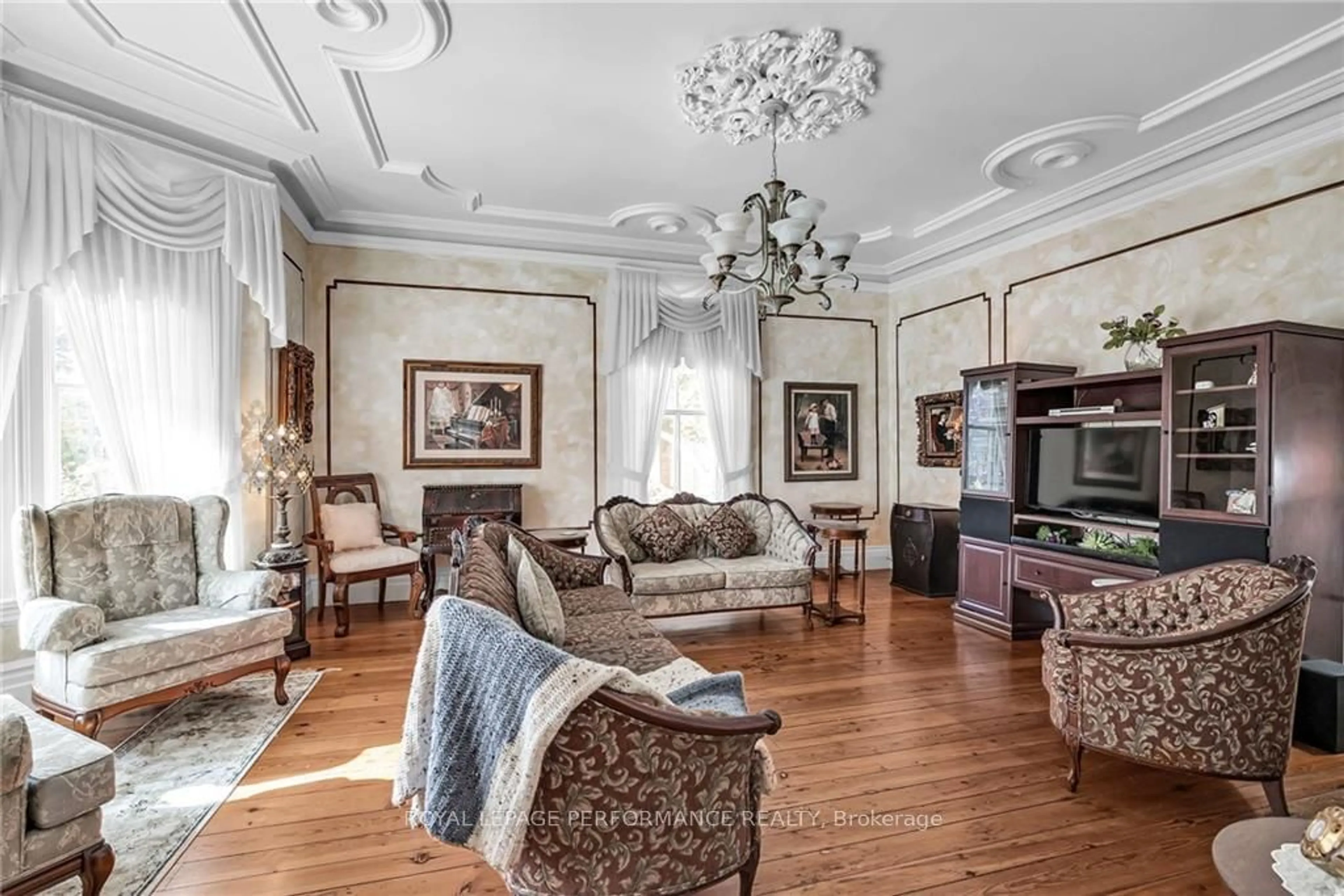 Living room, wood floors for 11 OAK St, South Glengarry Ontario K0C 1N0