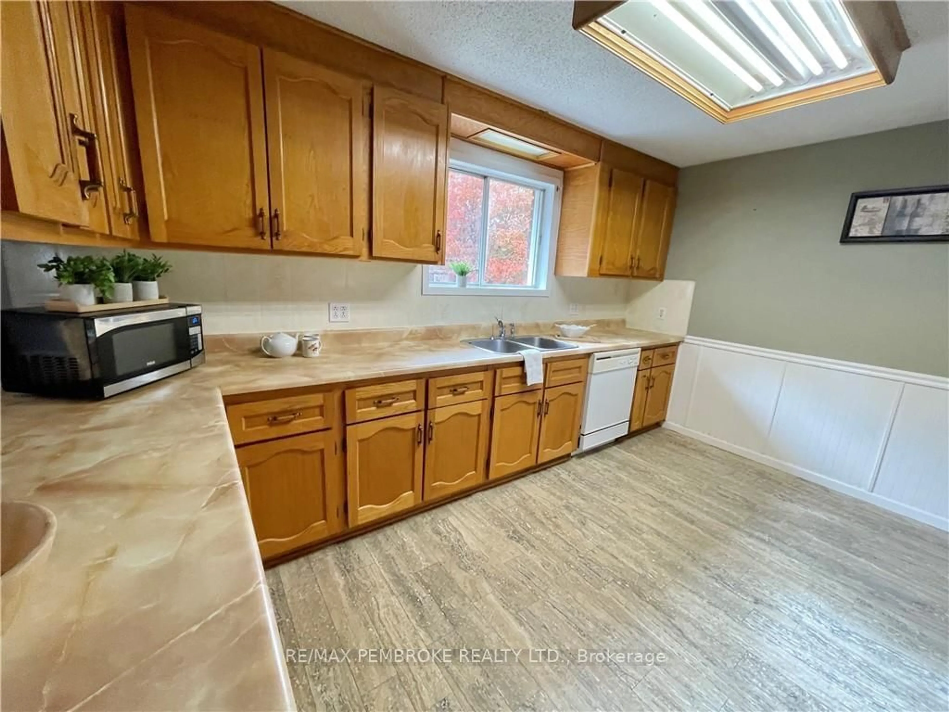 Kitchen, wood floors, cottage for 593 AIRPORT Rd, Petawawa Ontario K8A 6W7