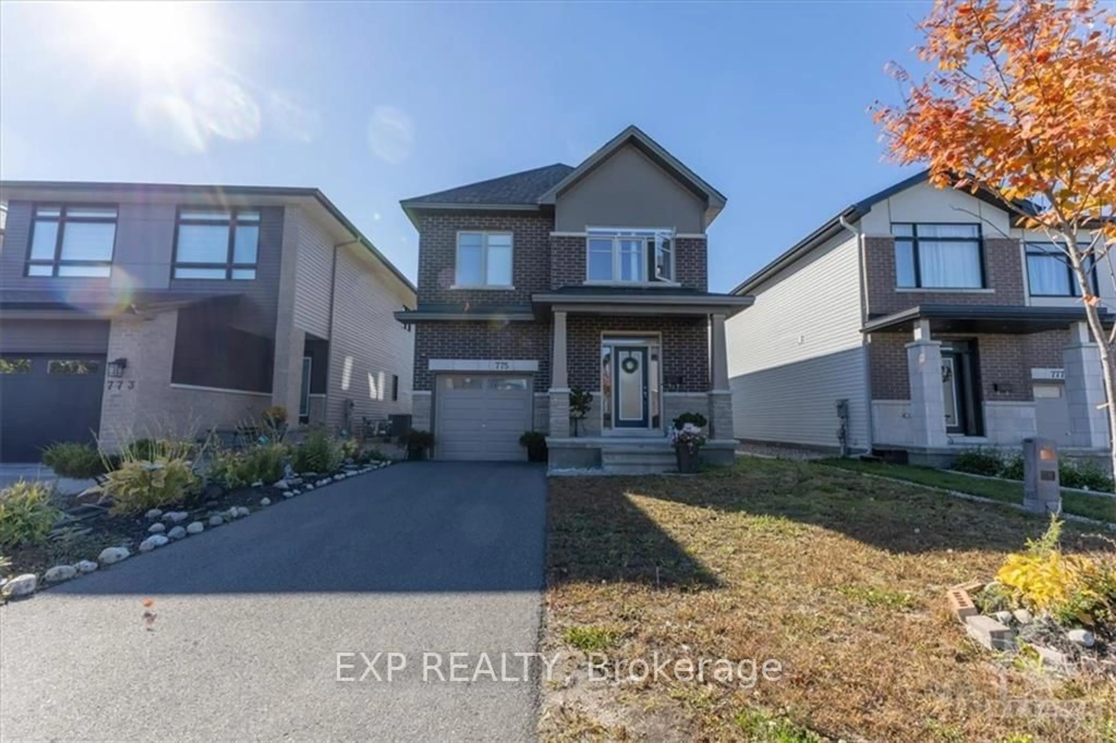 Frontside or backside of a home, the street view for 775 WOOLER Pl, Leitrim Ontario K1T 0V3