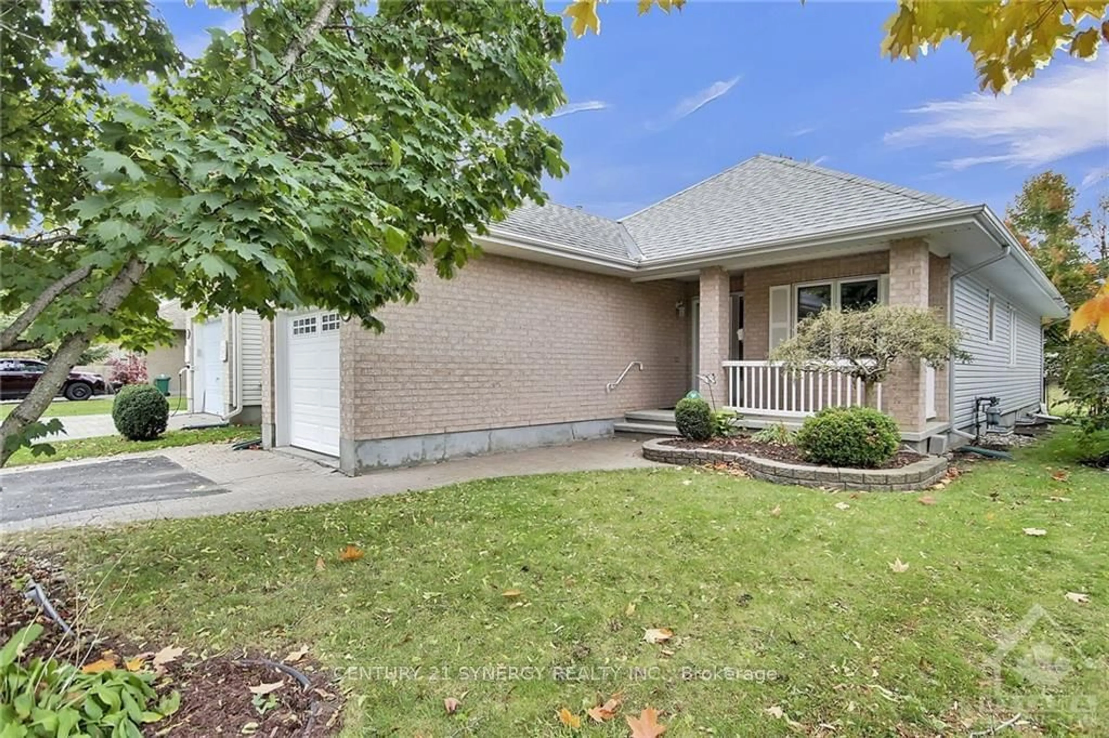 Frontside or backside of a home, cottage for 6103 ABBOTT St, Stittsville - Munster - Richmond Ontario K2S 1V5